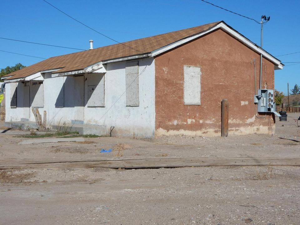 Photo 4 — 106 W Ross Avenue