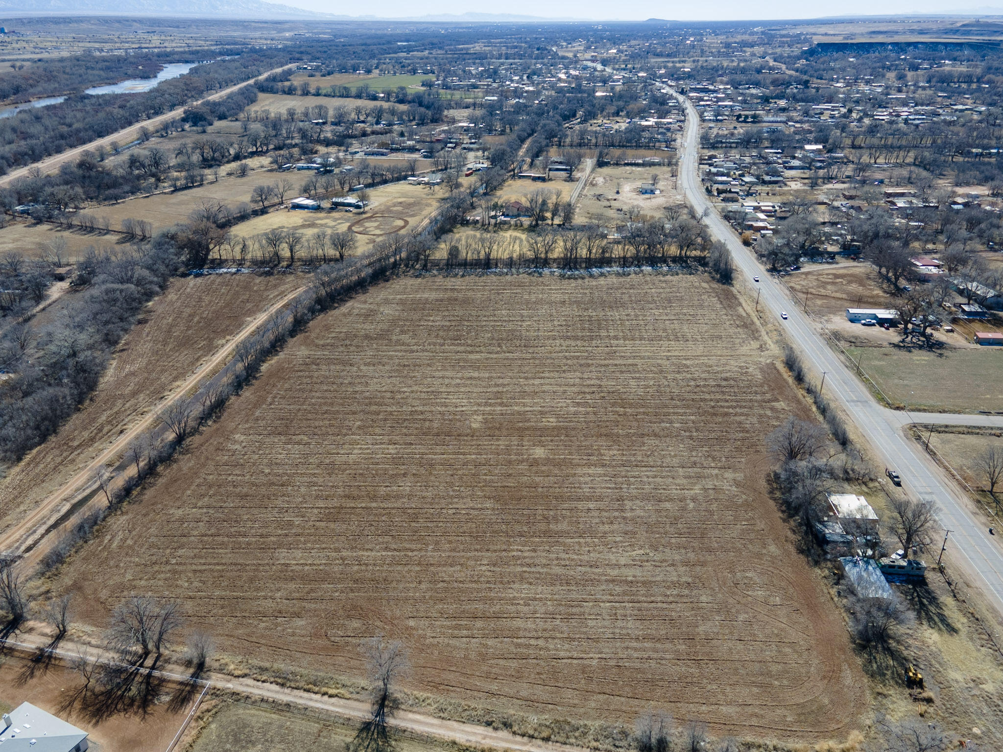 Photo 16 — 6830 Isleta Boulevard SW