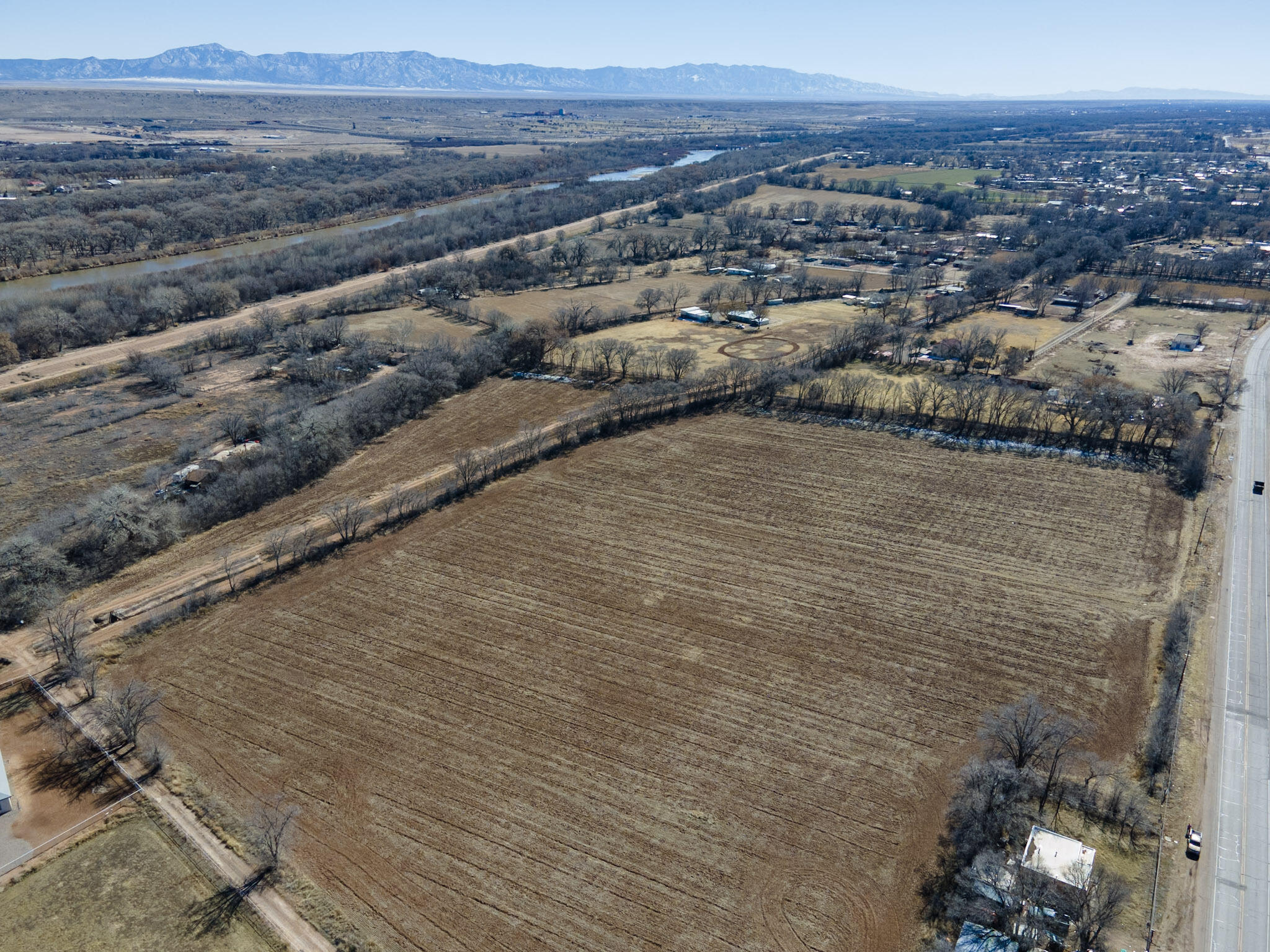 Photo 15 — 6830 Isleta Boulevard SW
