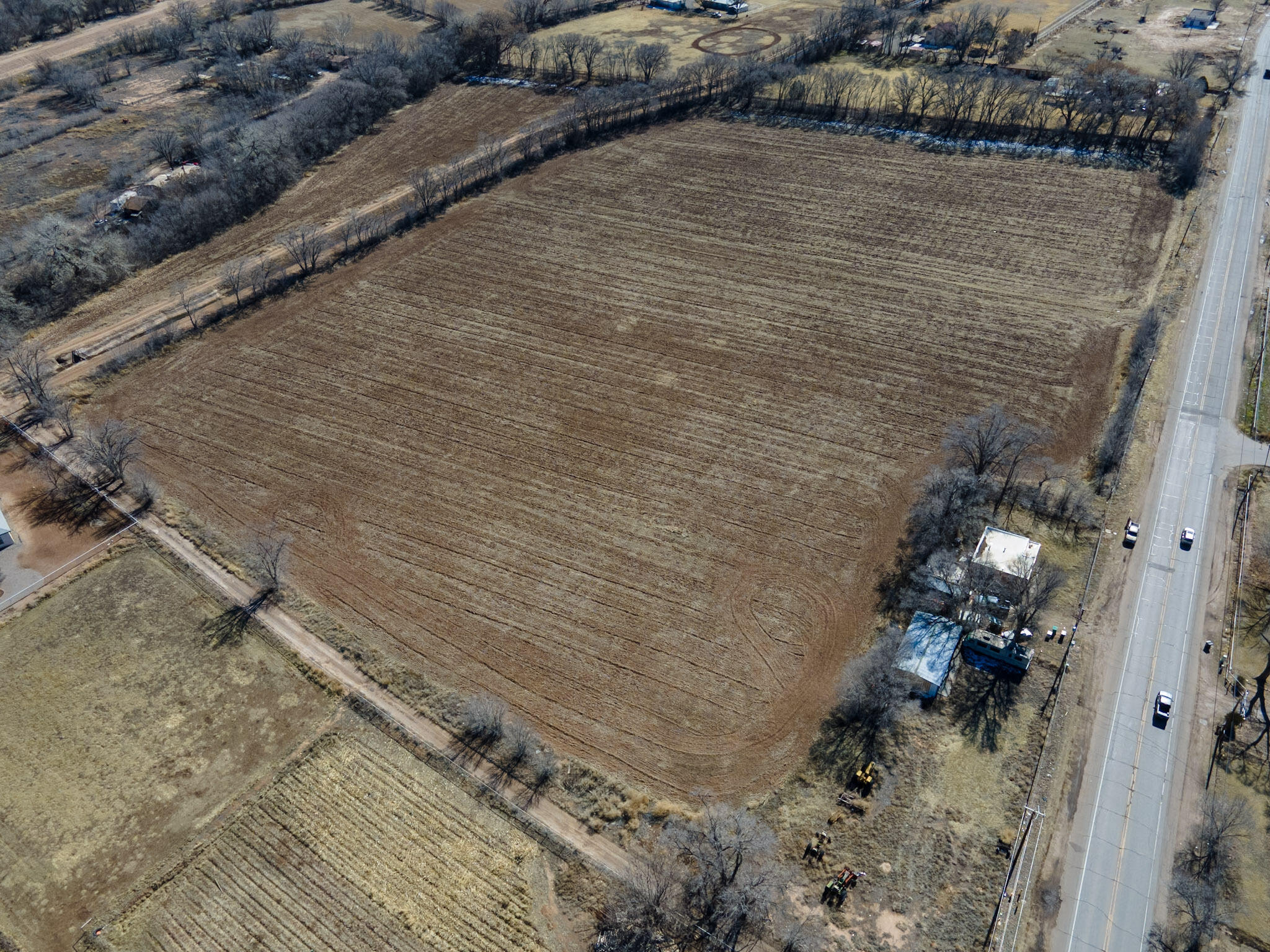 Photo 14 — 6830 Isleta Boulevard SW