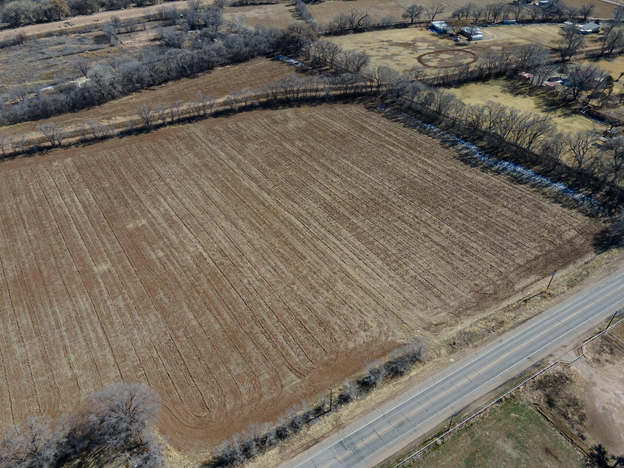 Photo 11 — 6830 Isleta Boulevard SW