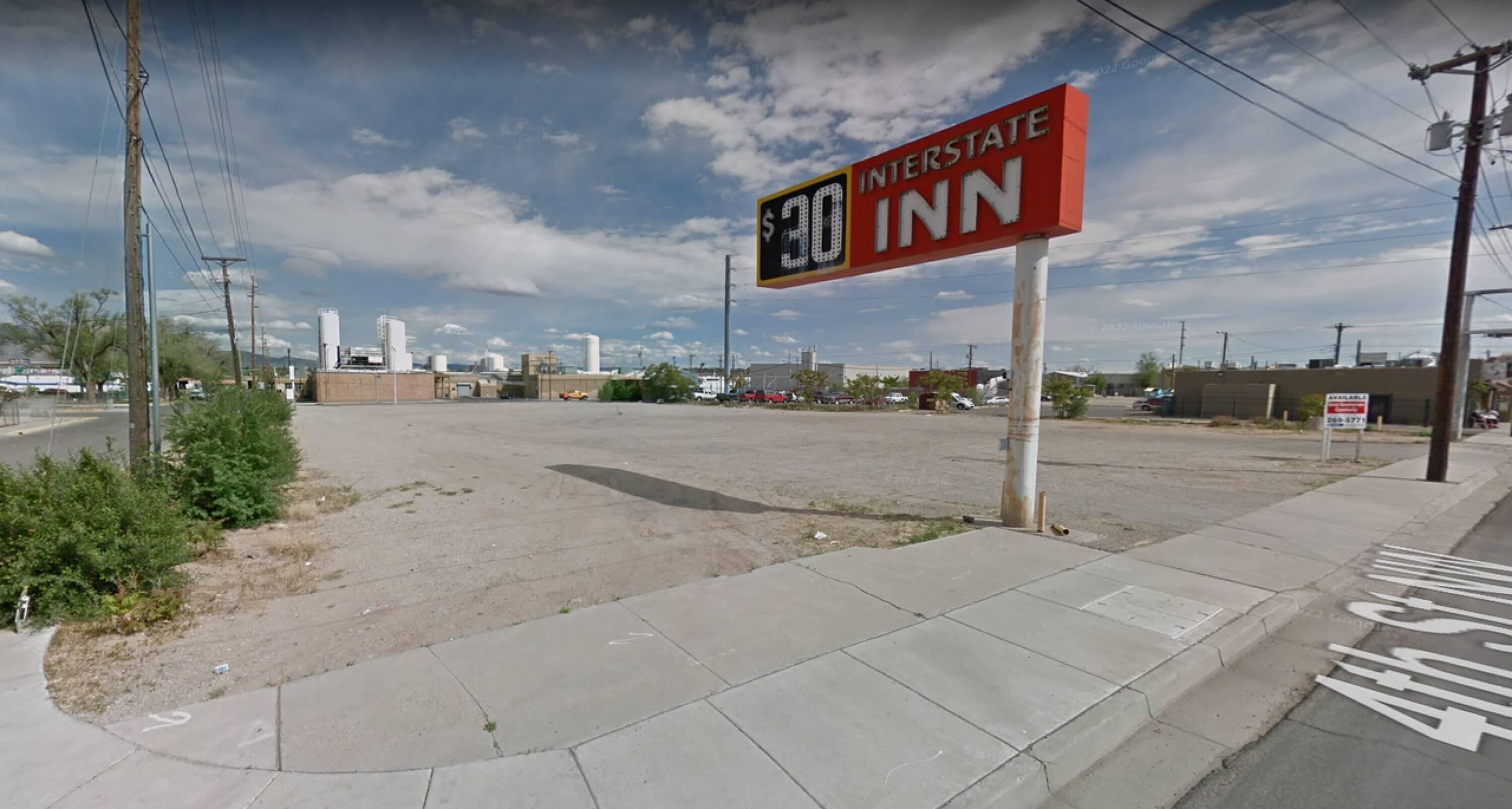 1916 4th Street NW, Albuquerque, NM 87102