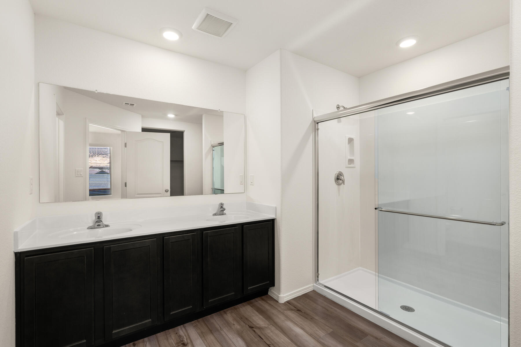 Photo 3 — 5129 Findley Street SW