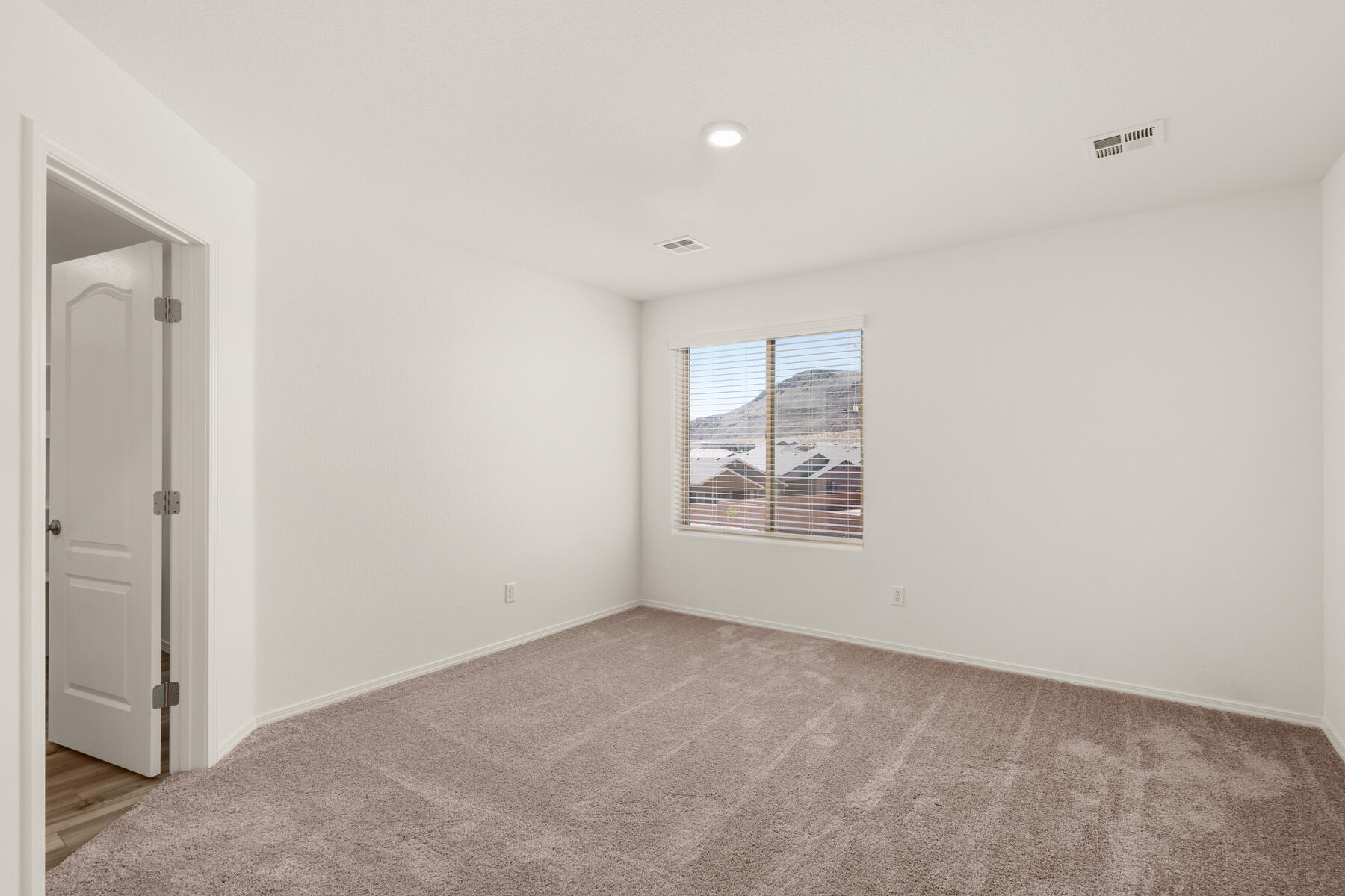 Photo 14 — 5129 Findley Street SW
