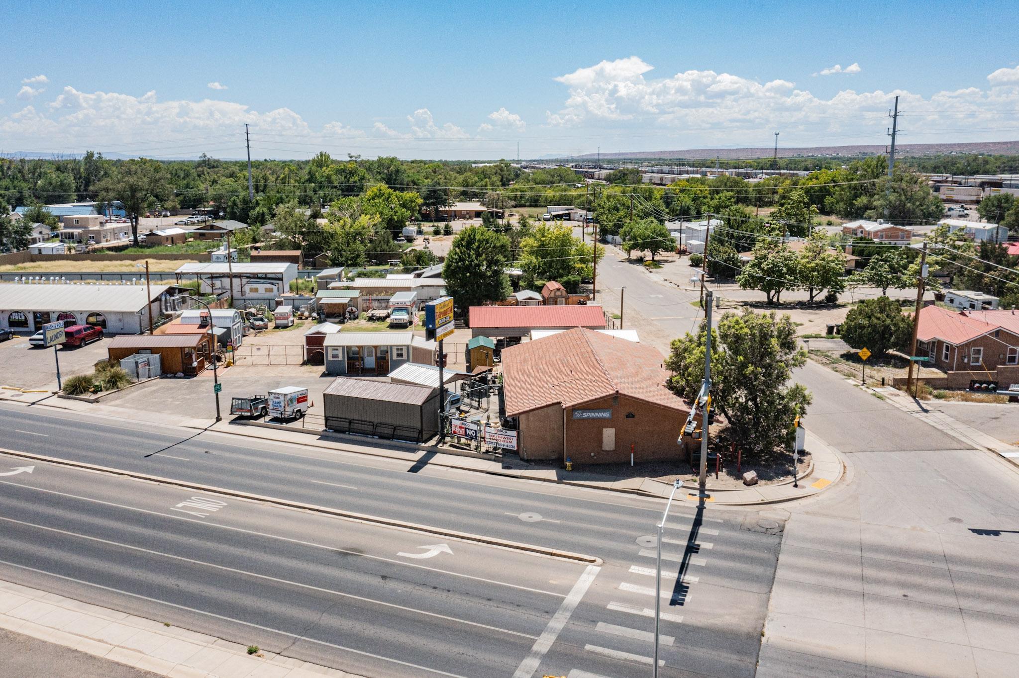 Photo 14 — 301 E REINKEN Avenue