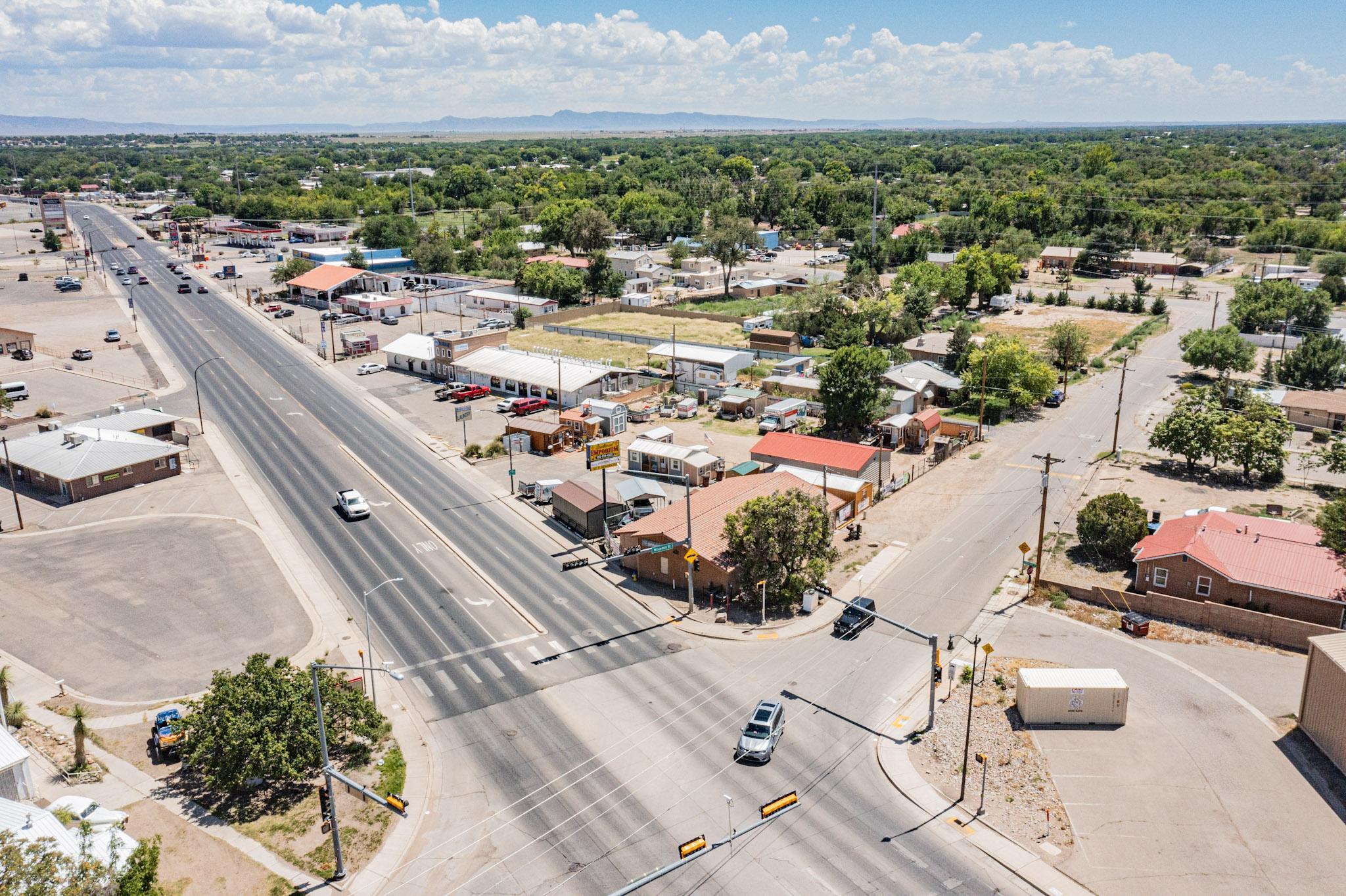 Photo 16 — 301 E REINKEN Avenue