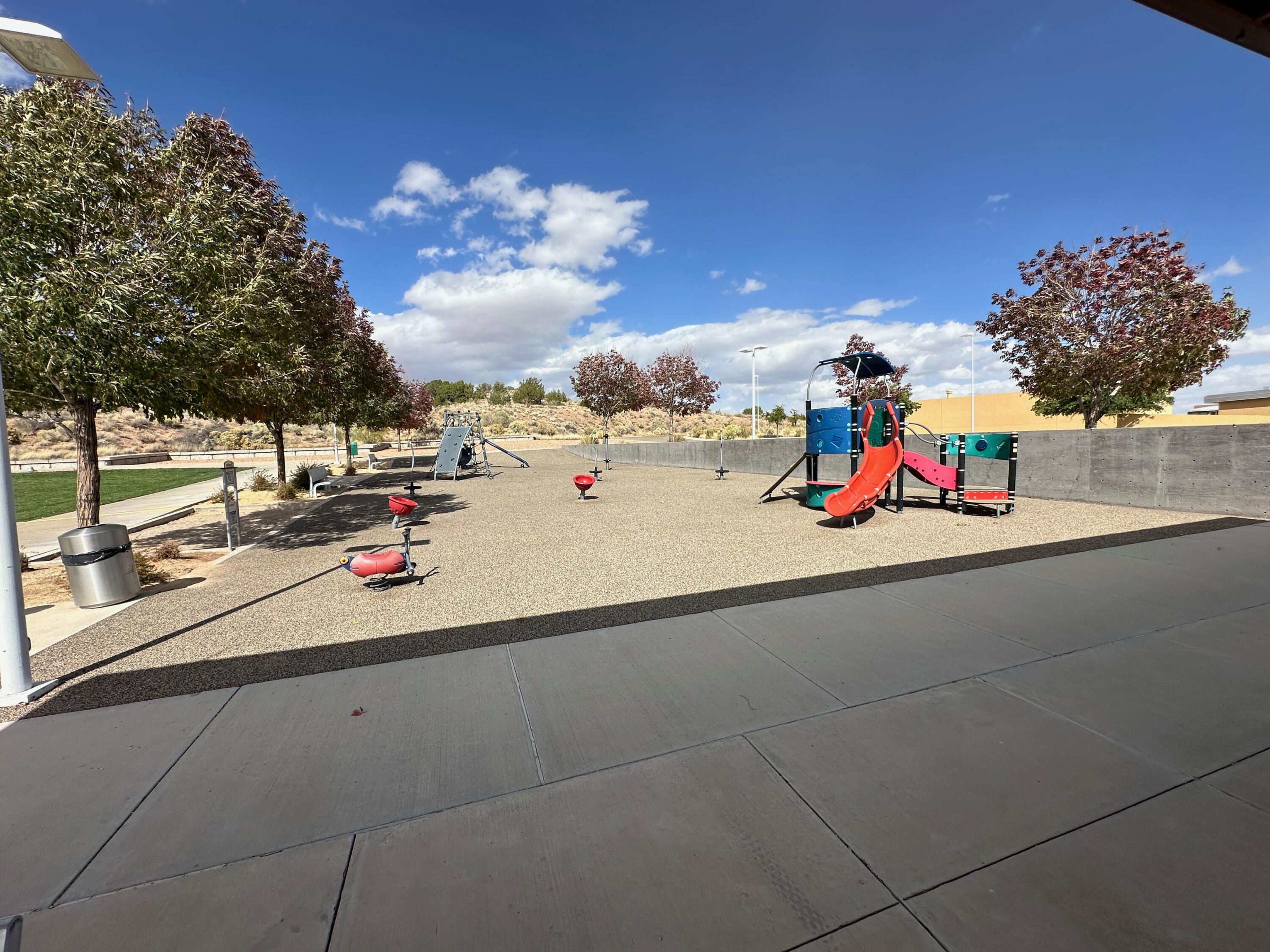 Photo 9 — 2313 DESERT MARIGOLD Road NE