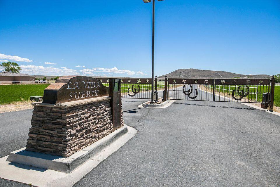 8 Rabbit Foot Court, Los Lunas, NM 87031