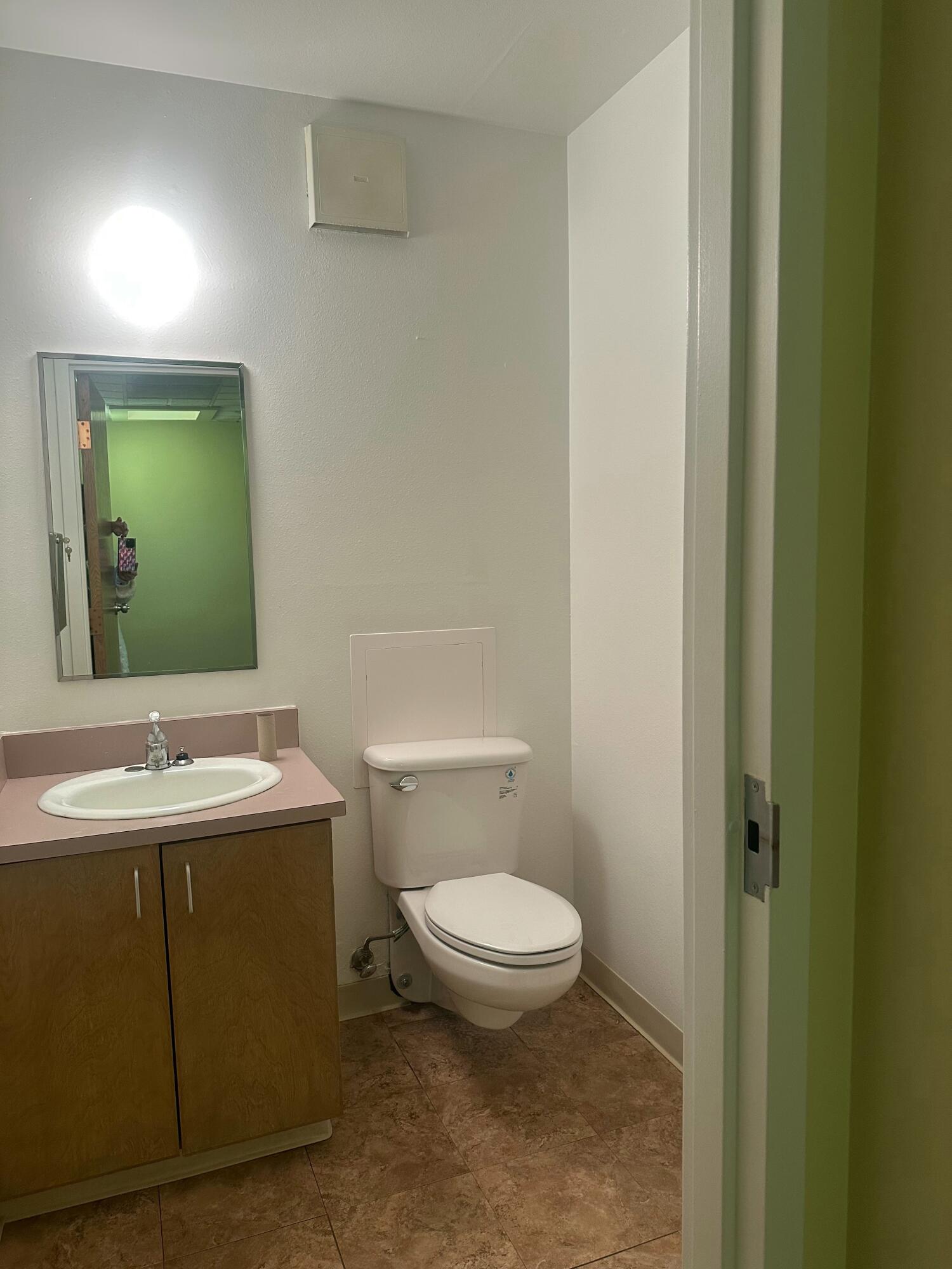 Photo 19 — 3007 LOUISIANA Boulevard NE
