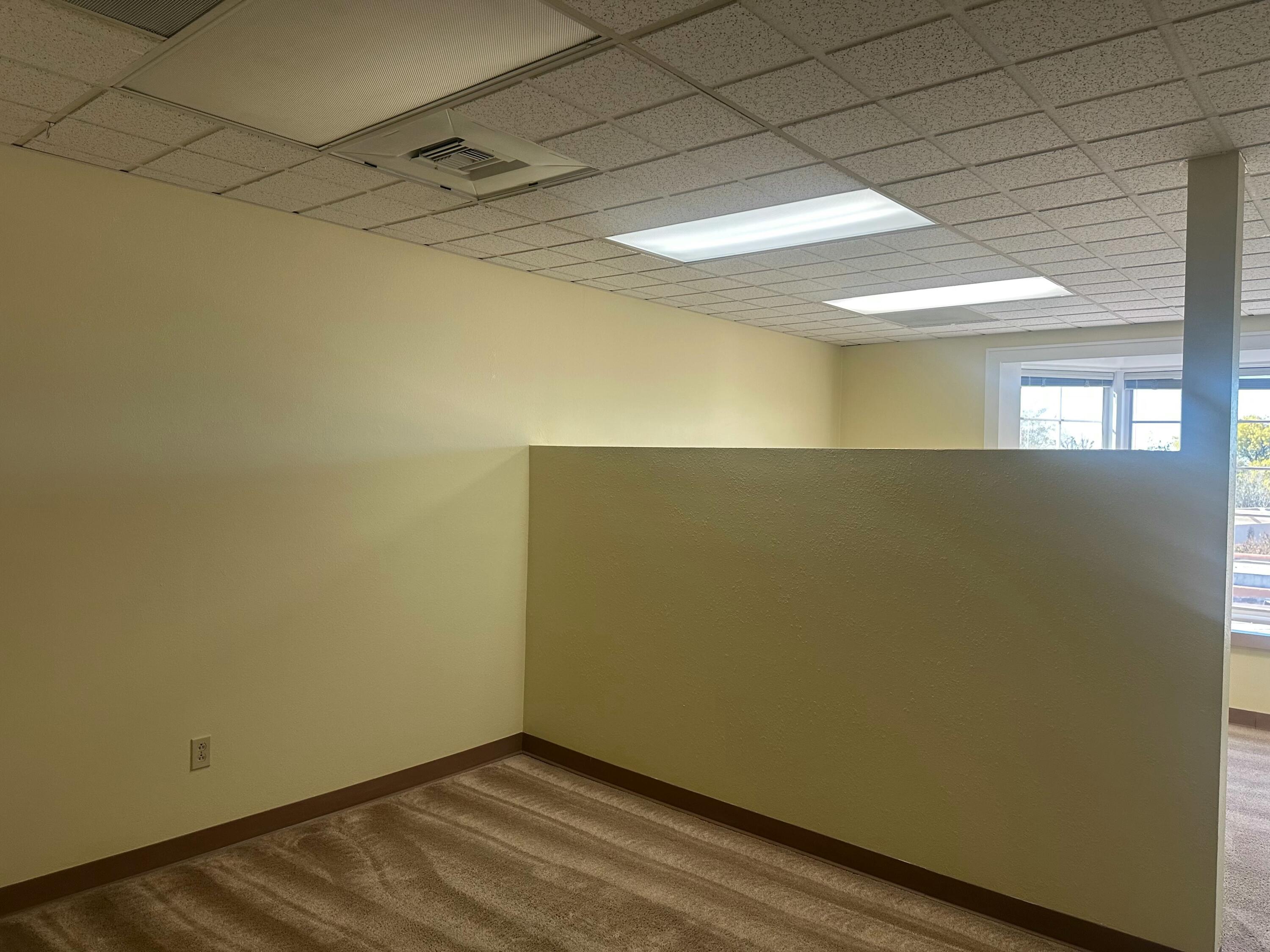 Photo 3 — 3007 LOUISIANA Boulevard NE