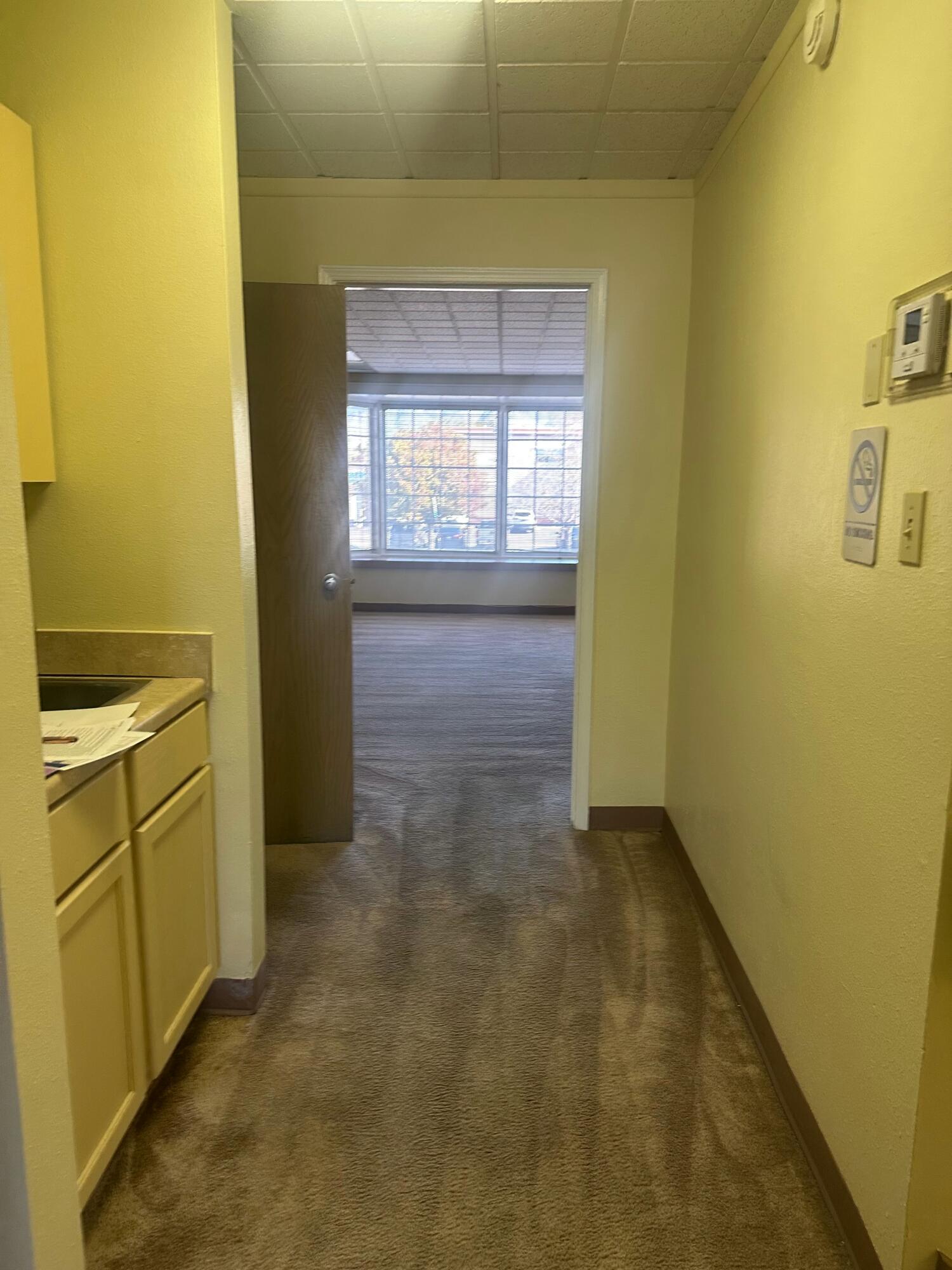 Photo 5 — 3007 LOUISIANA Boulevard NE