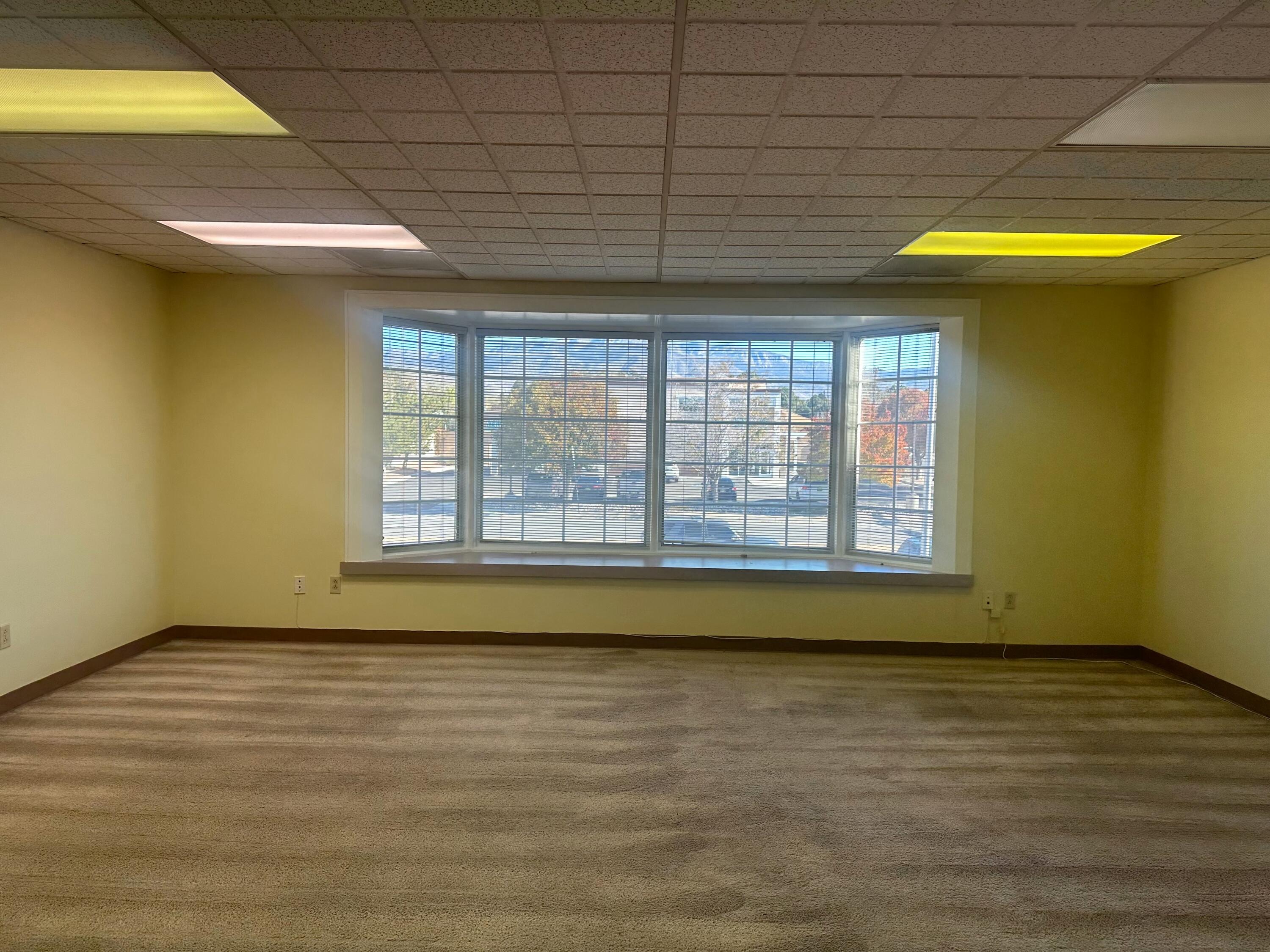 Photo 7 — 3007 LOUISIANA Boulevard NE