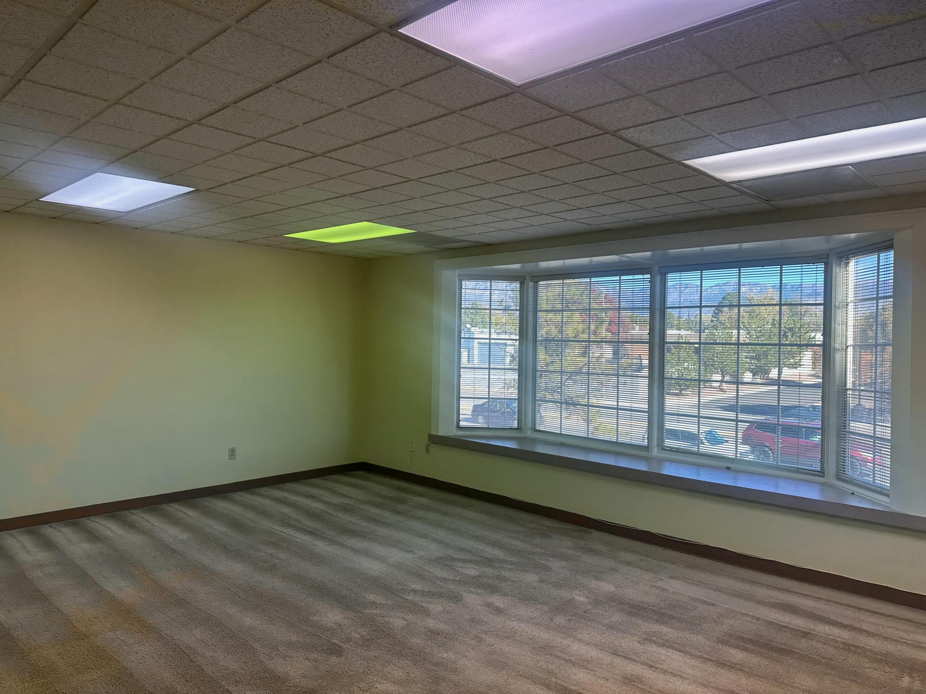 Photo 10 — 3007 LOUISIANA Boulevard NE