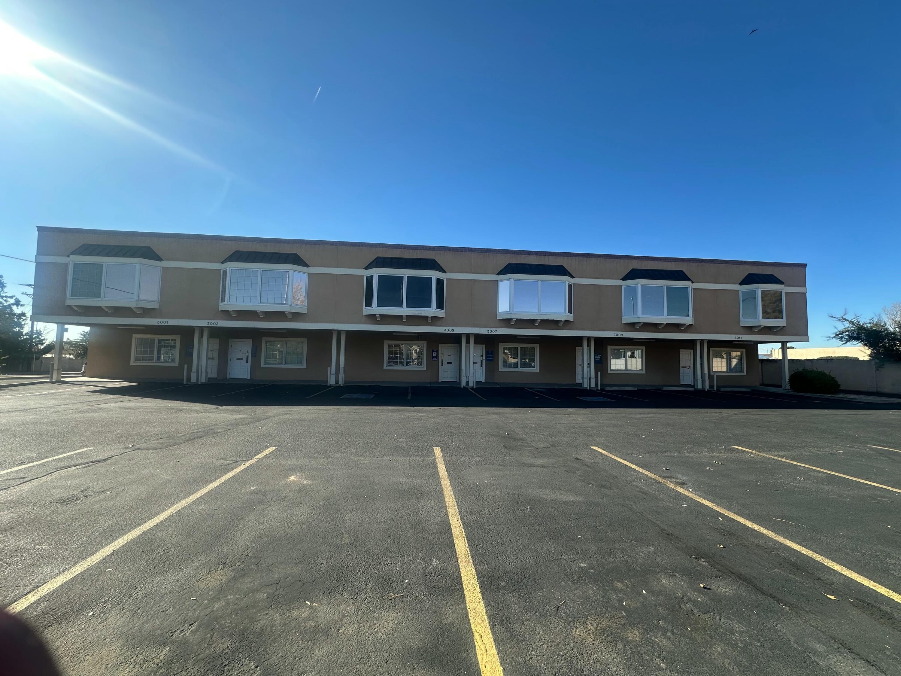 Photo 12 — 3007 LOUISIANA Boulevard NE