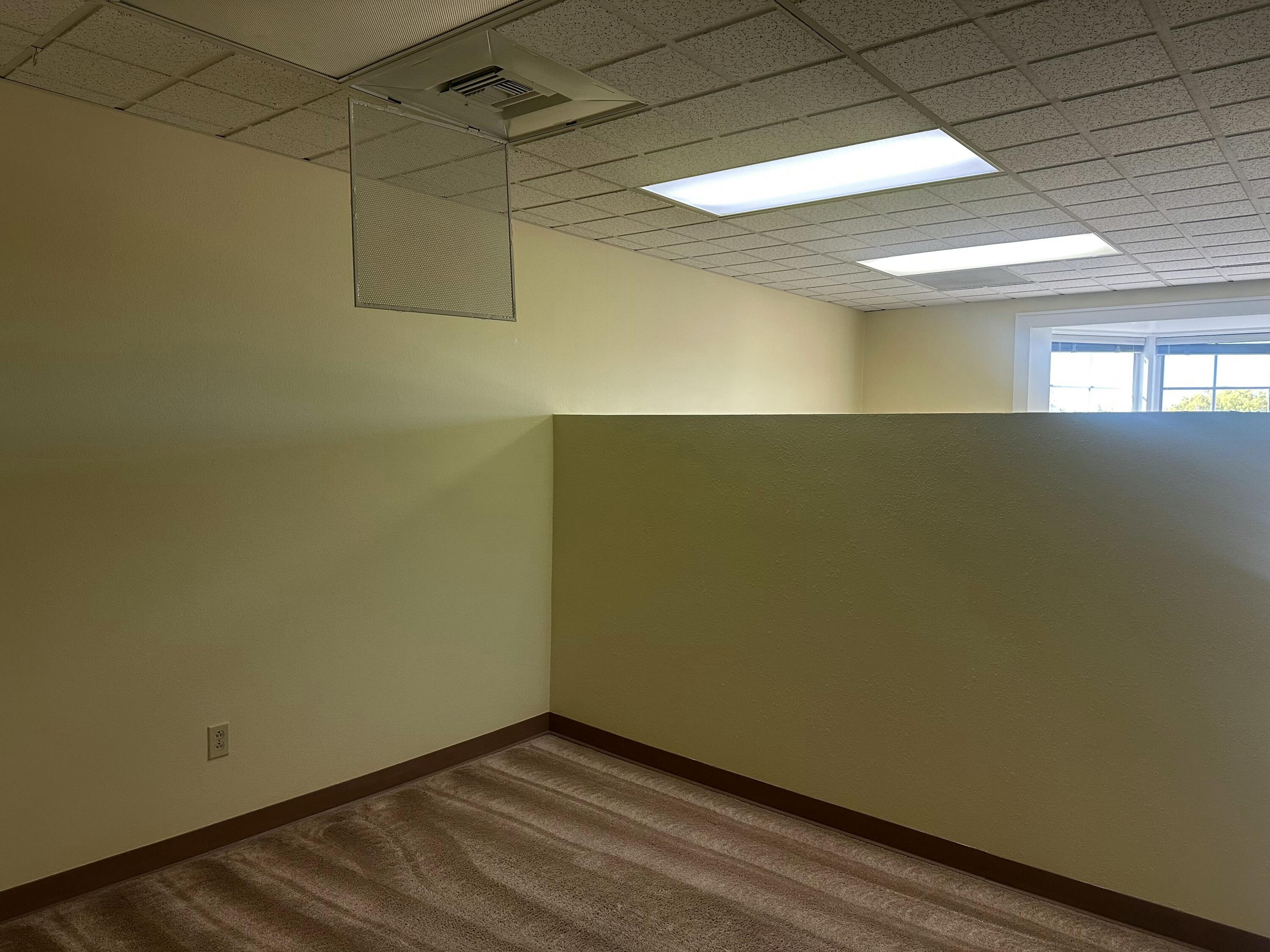 Photo 14 — 3007 LOUISIANA Boulevard NE