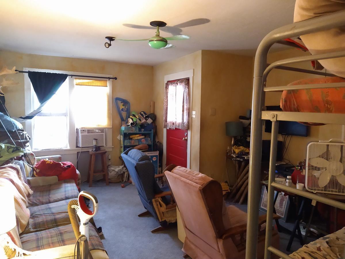 Photo 13 — 204 S LIMIT Avenue