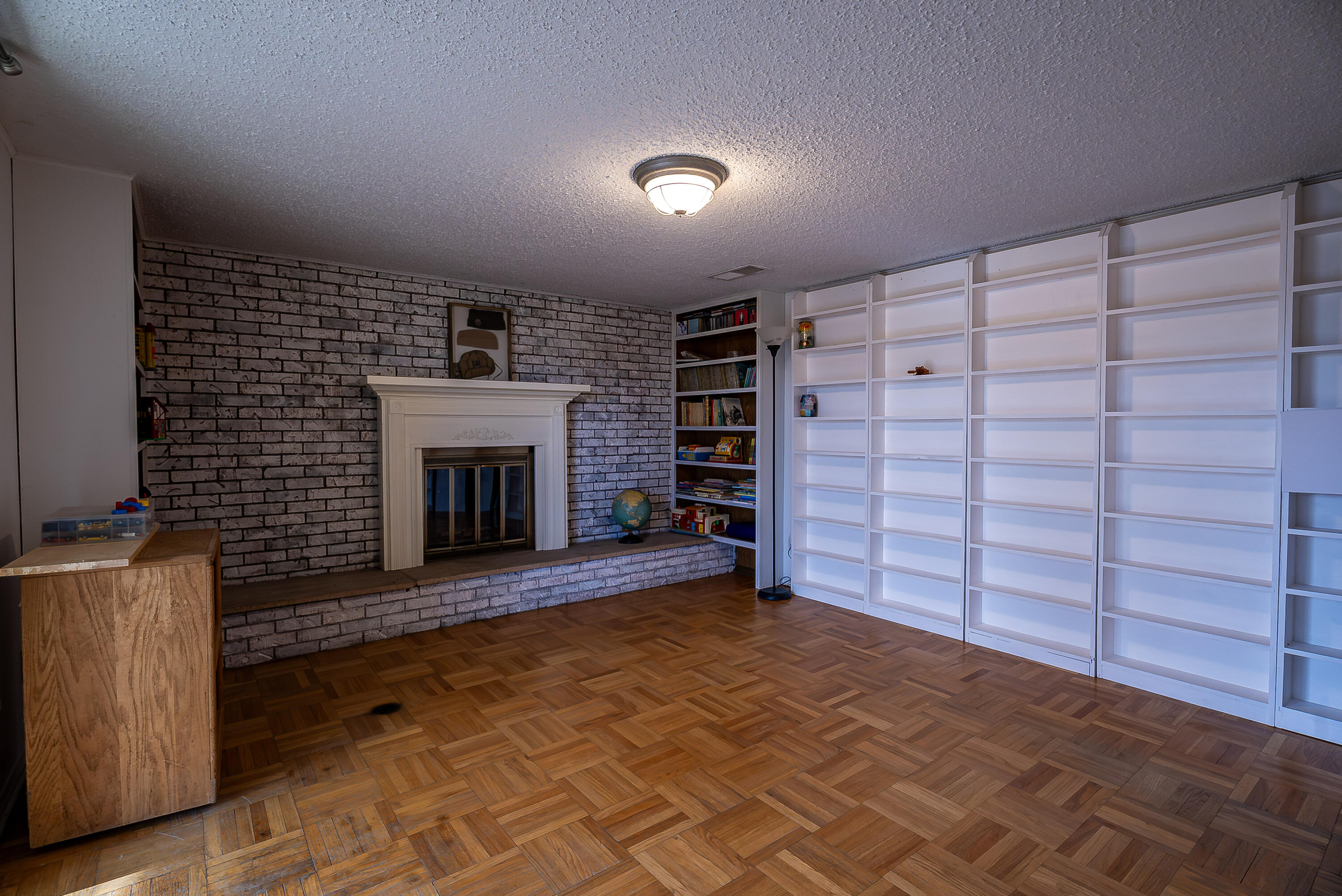Photo 16 — 7908 SIERRA AZUL Avenue NE