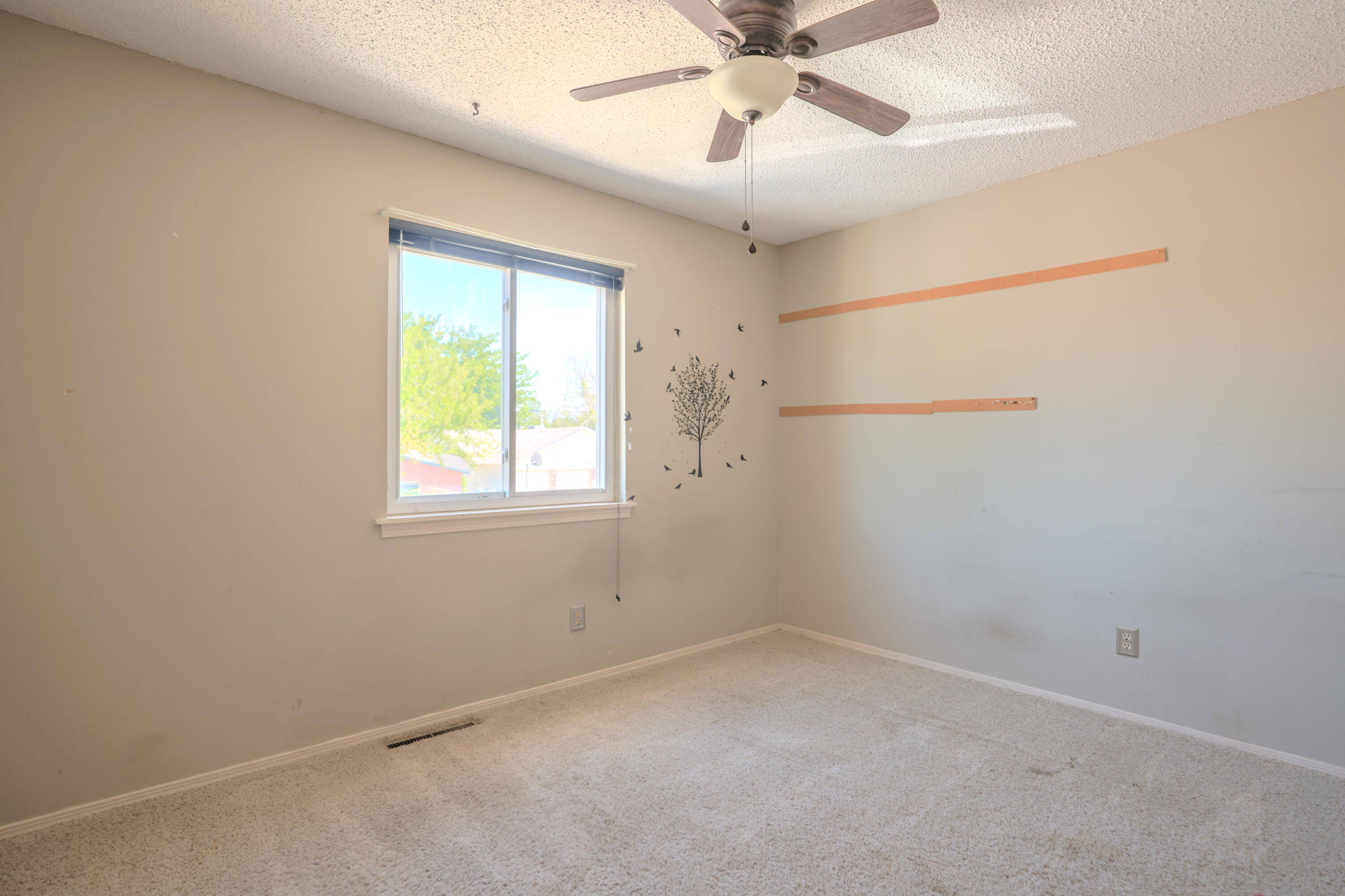Photo 13 — 7908 SIERRA AZUL Avenue NE