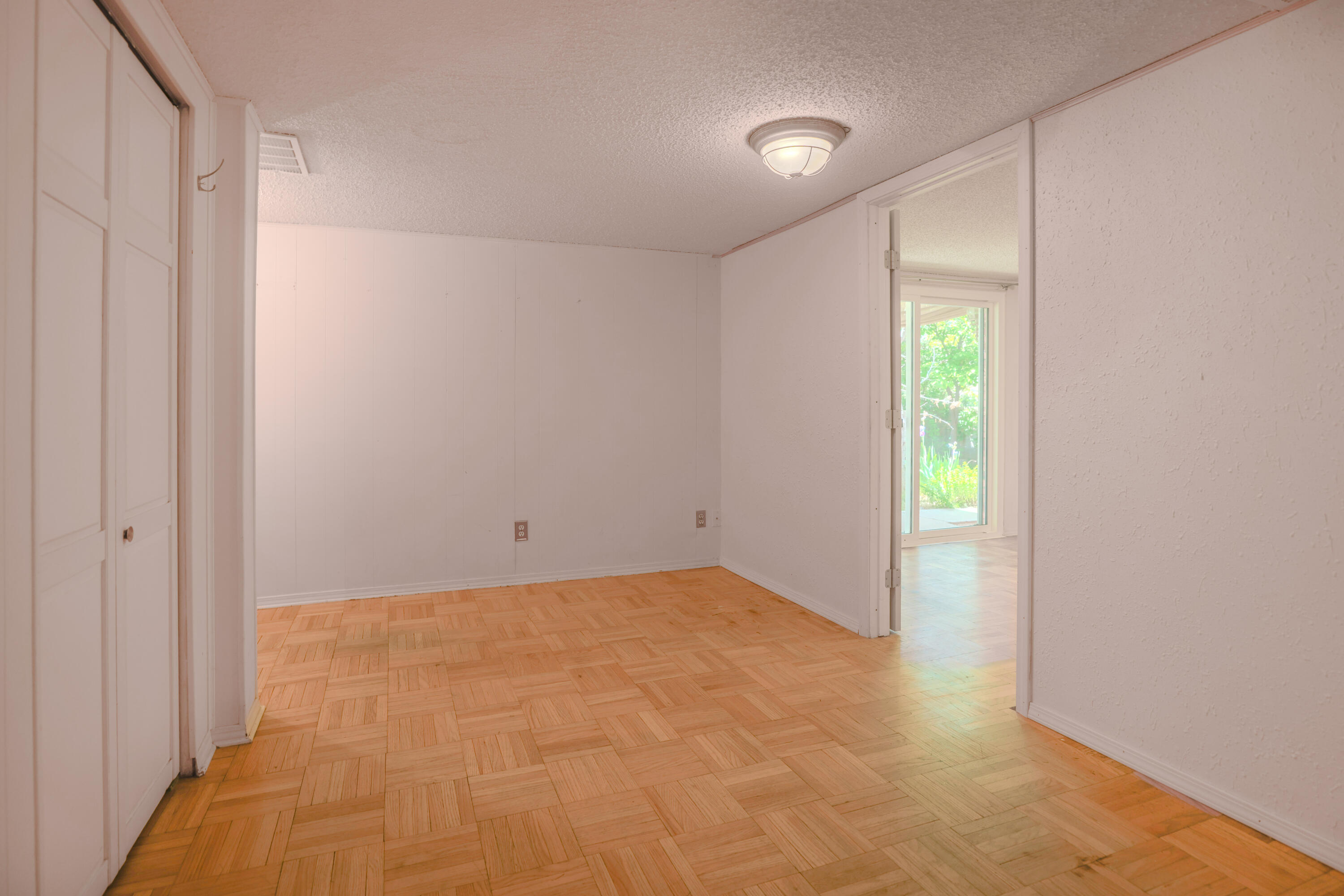 Photo 11 — 7908 SIERRA AZUL Avenue NE