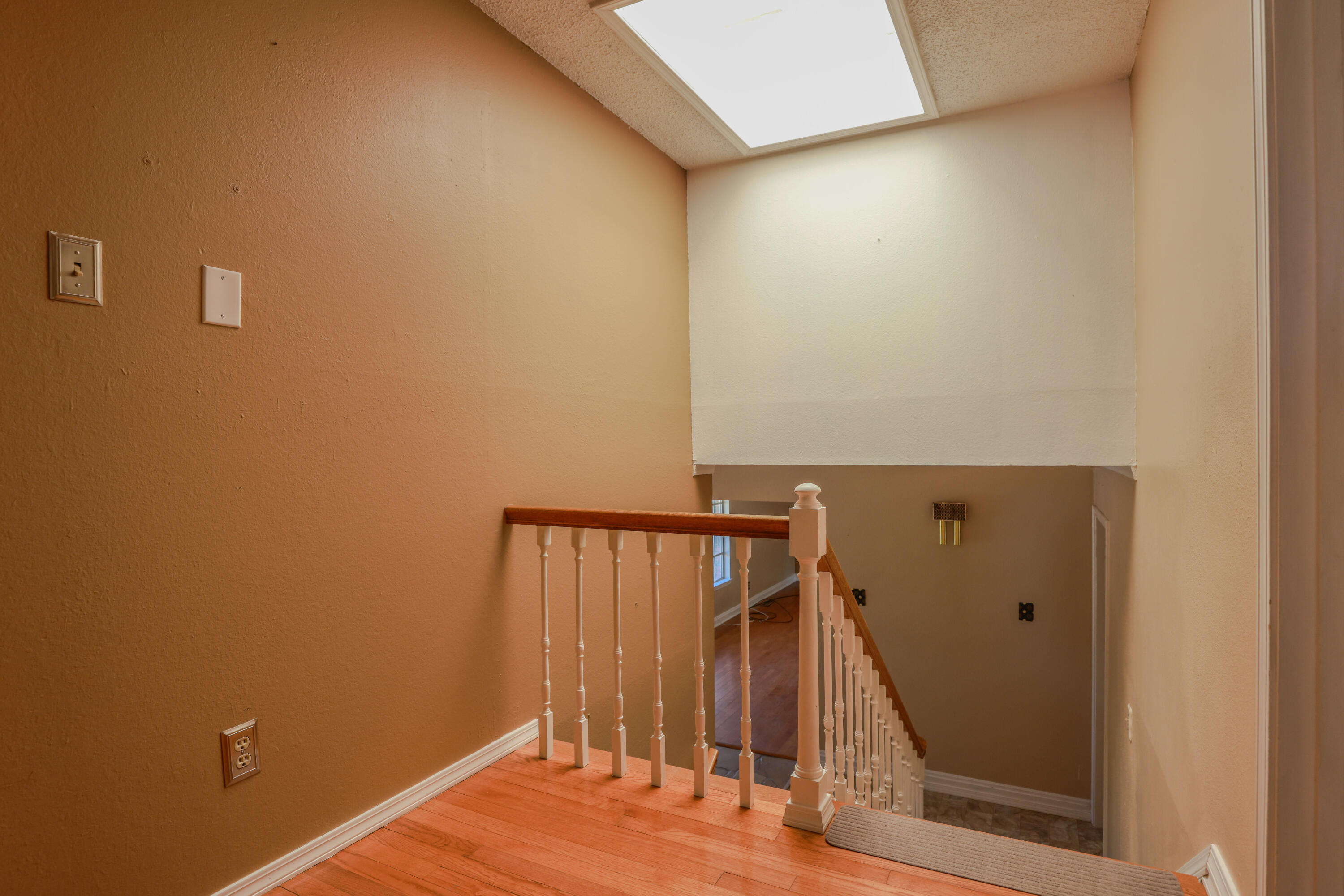 Photo 8 — 7908 SIERRA AZUL Avenue NE