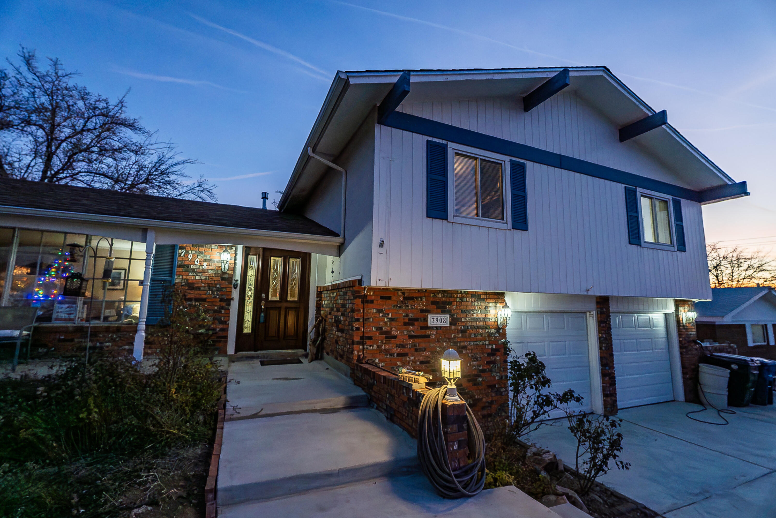 Photo 7 — 7908 SIERRA AZUL Avenue NE