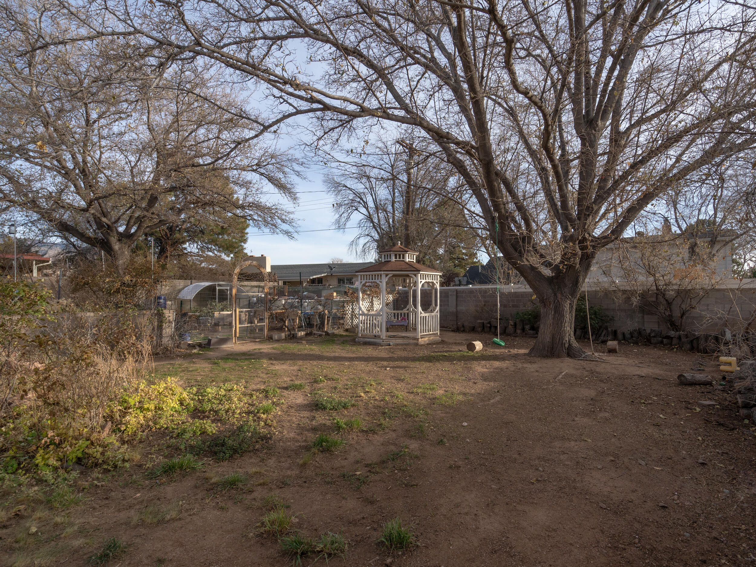 Photo 5 — 7908 SIERRA AZUL Avenue NE