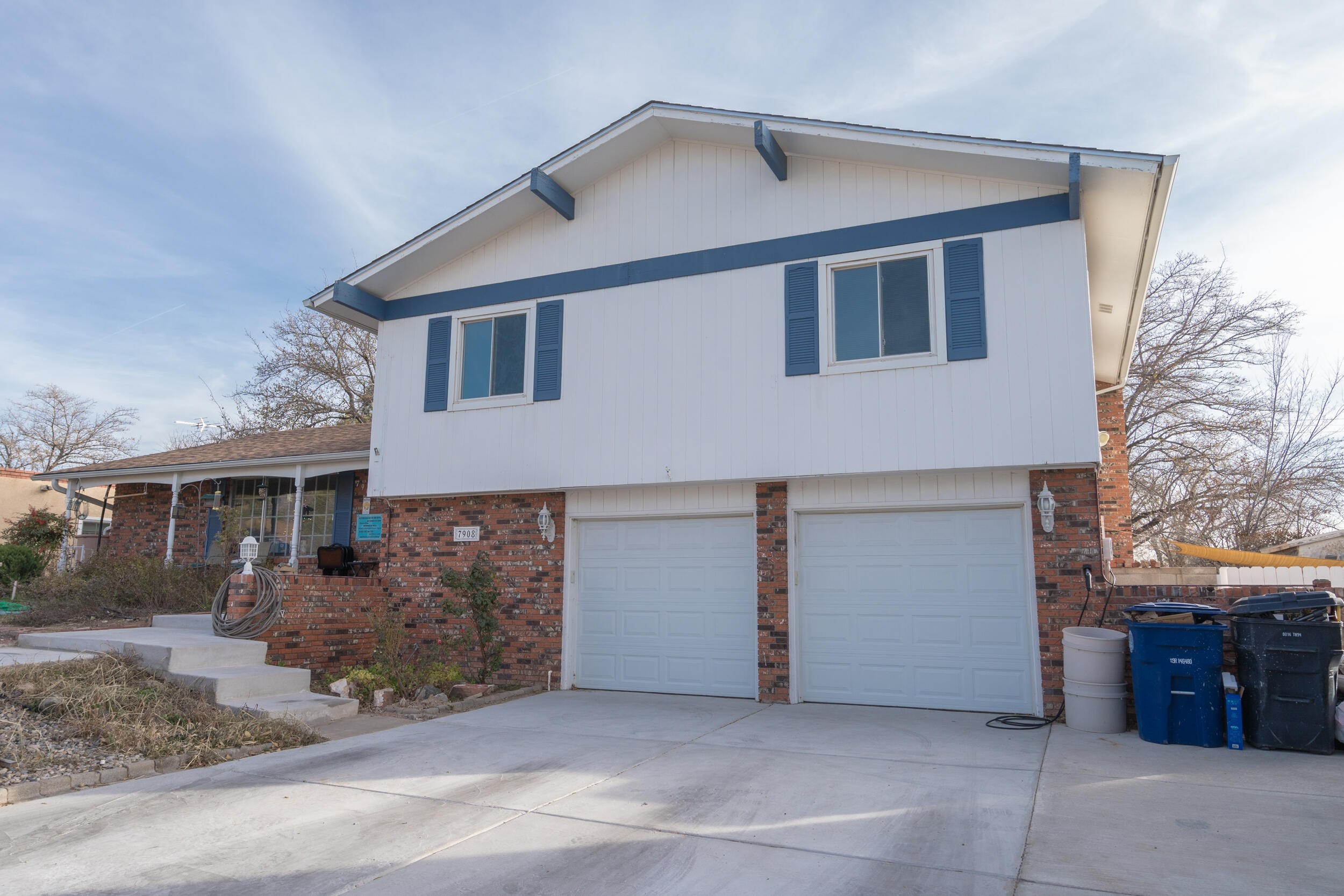 Photo 2 — 7908 SIERRA AZUL Avenue NE