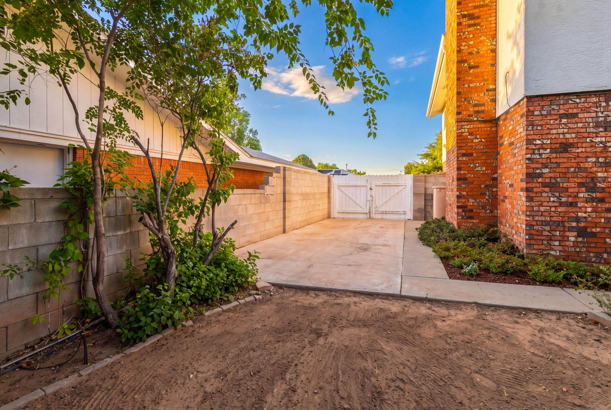 Photo 11 — 7908 SIERRA AZUL Avenue NE