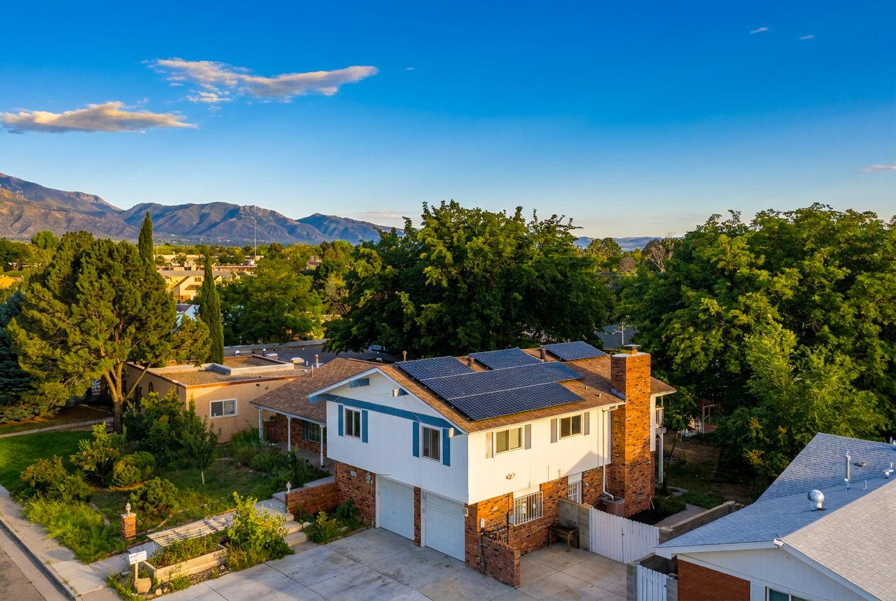 Photo 3 — 7908 SIERRA AZUL Avenue NE