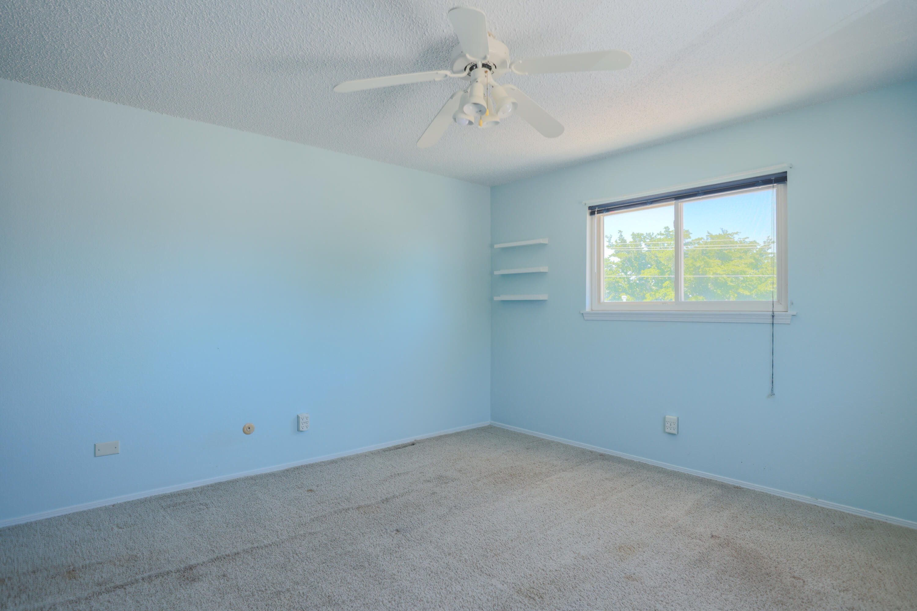 Photo 19 — 7908 SIERRA AZUL Avenue NE