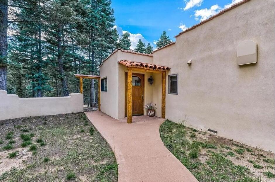 Photo 3 — 18 Meadow Brook Terrace