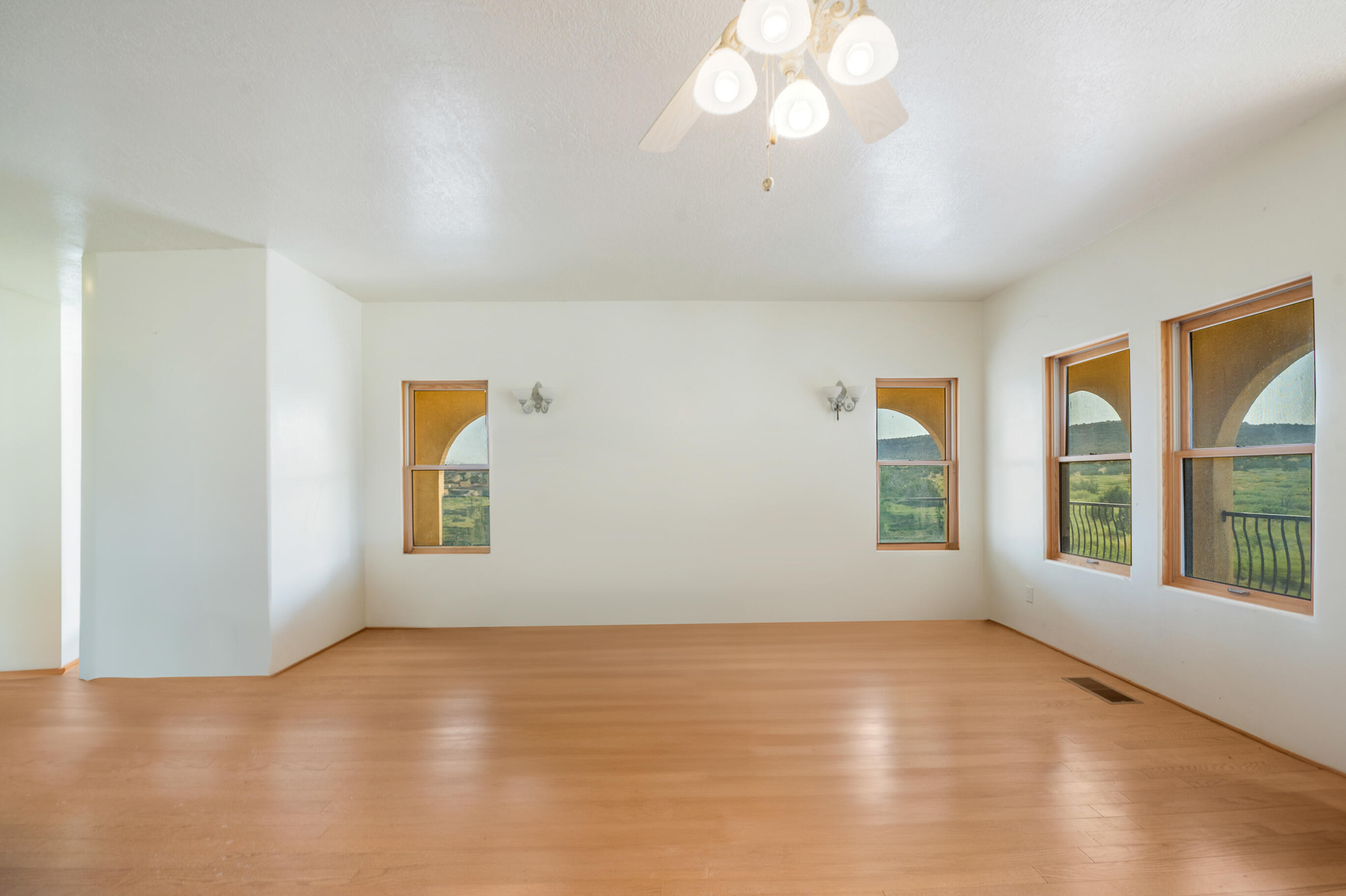 Photo 11 — 1019 PAISANO Road