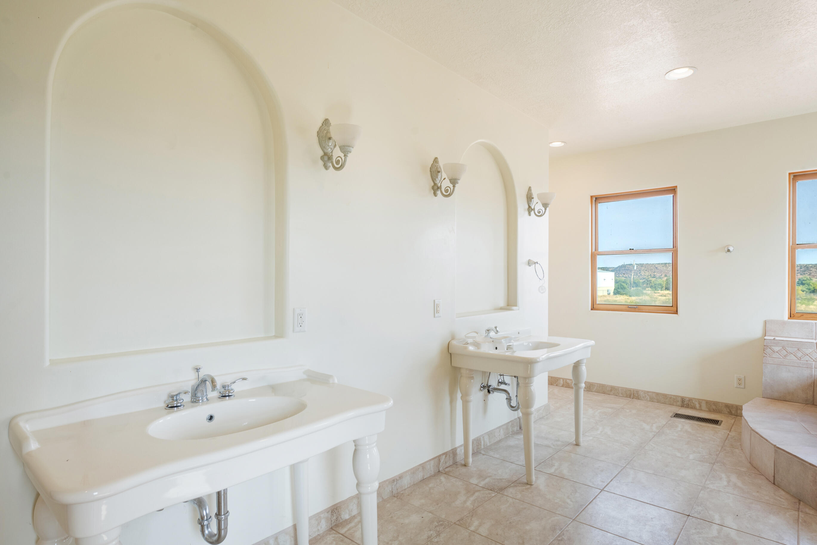 Photo 18 — 1019 PAISANO Road