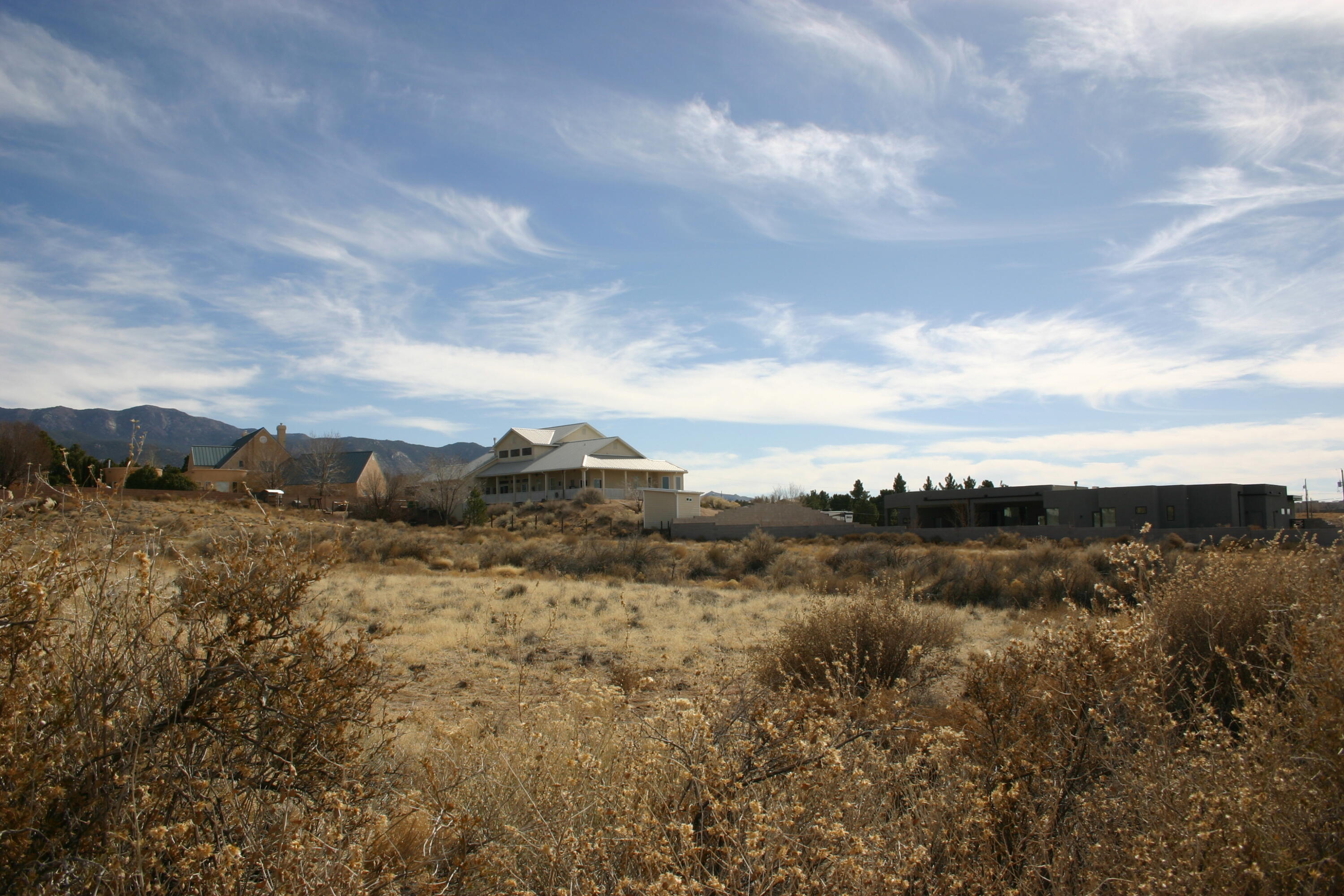 Photo 4 — 10510 San Bernardino Avenue NE