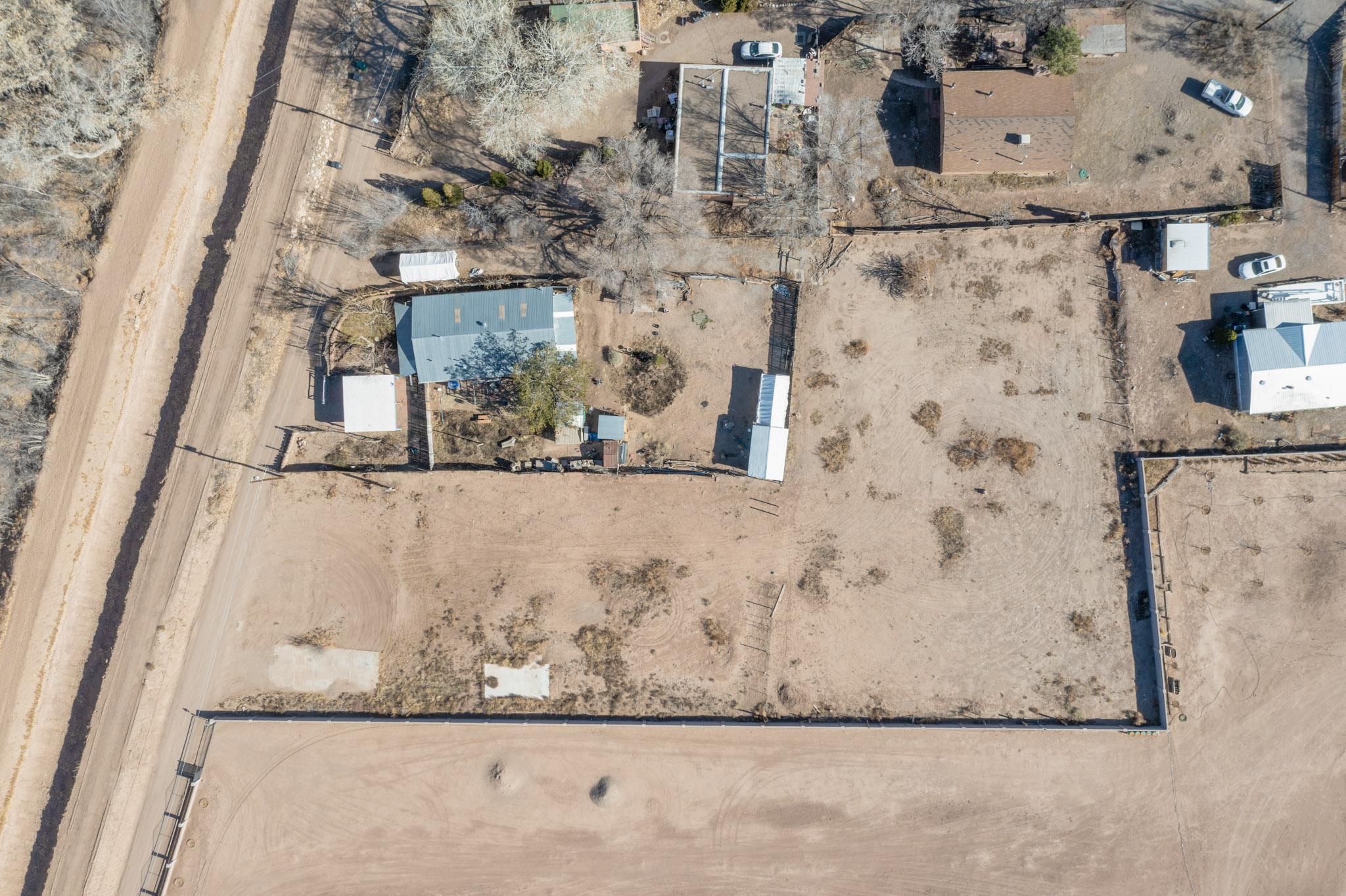 Photo 2 — 1035 Ortega Road NW