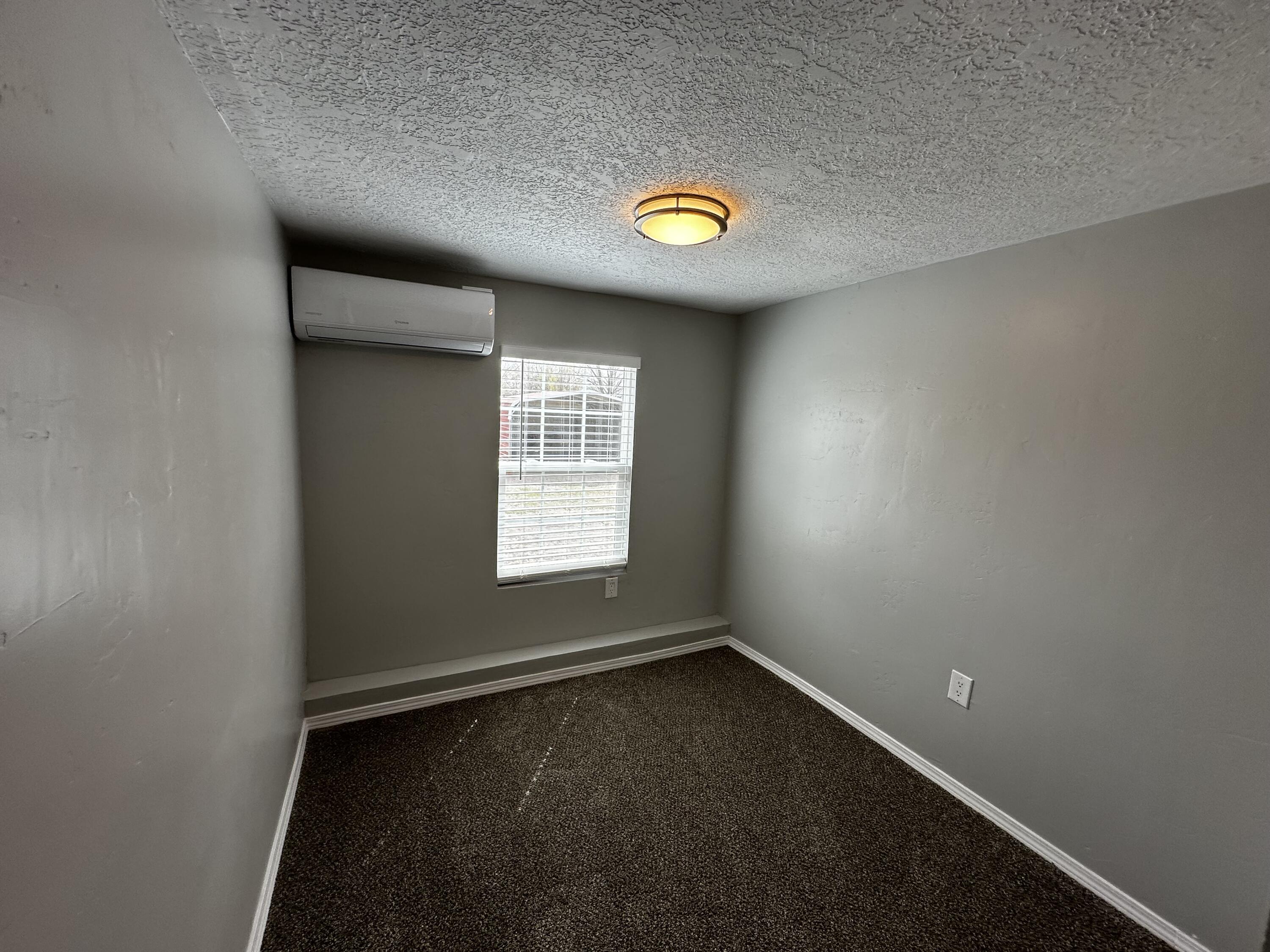 Photo 17 — 4916 Moore Circle