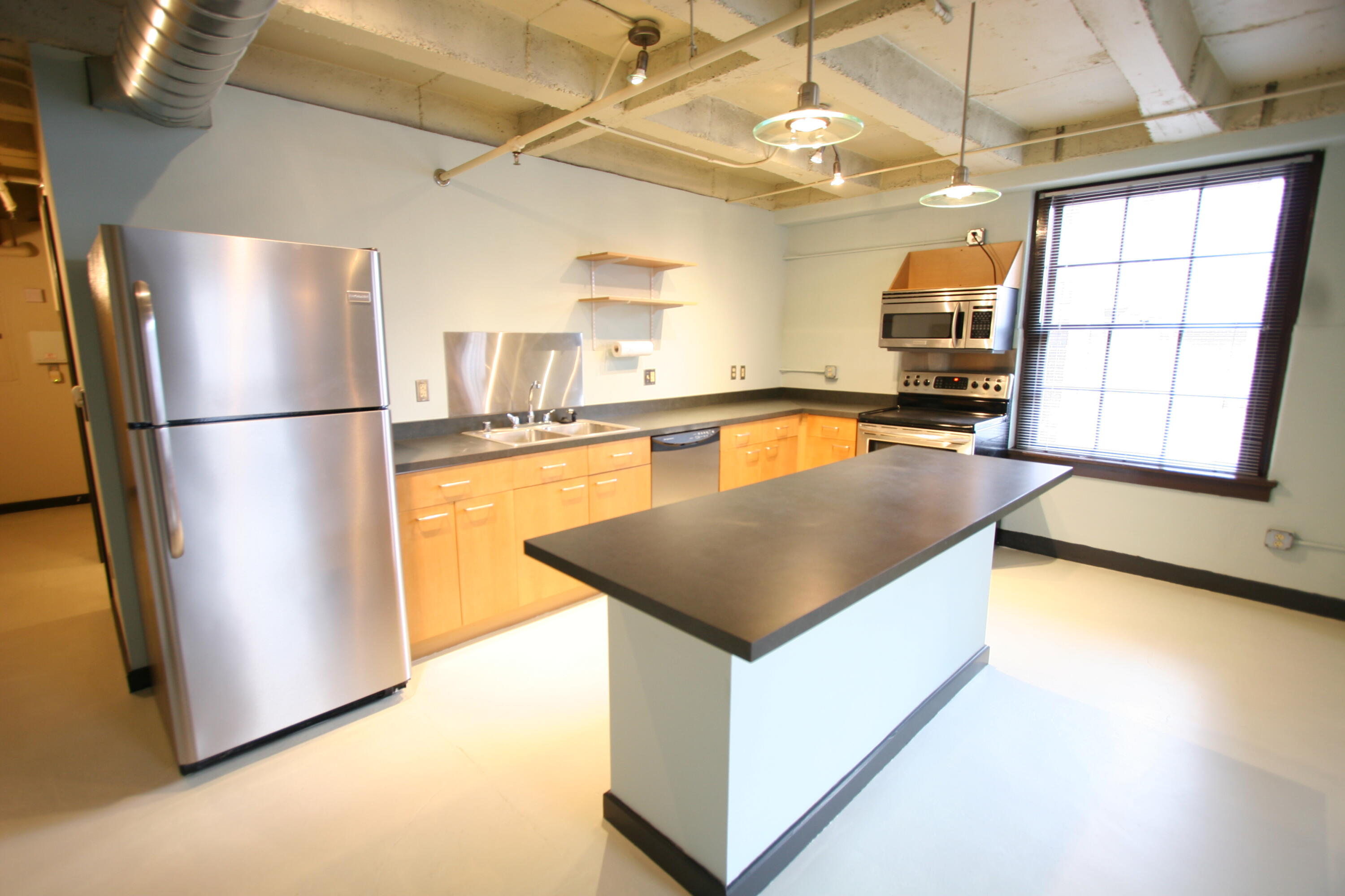 Photo 5 — 300 TIJERAS Avenue NE 212