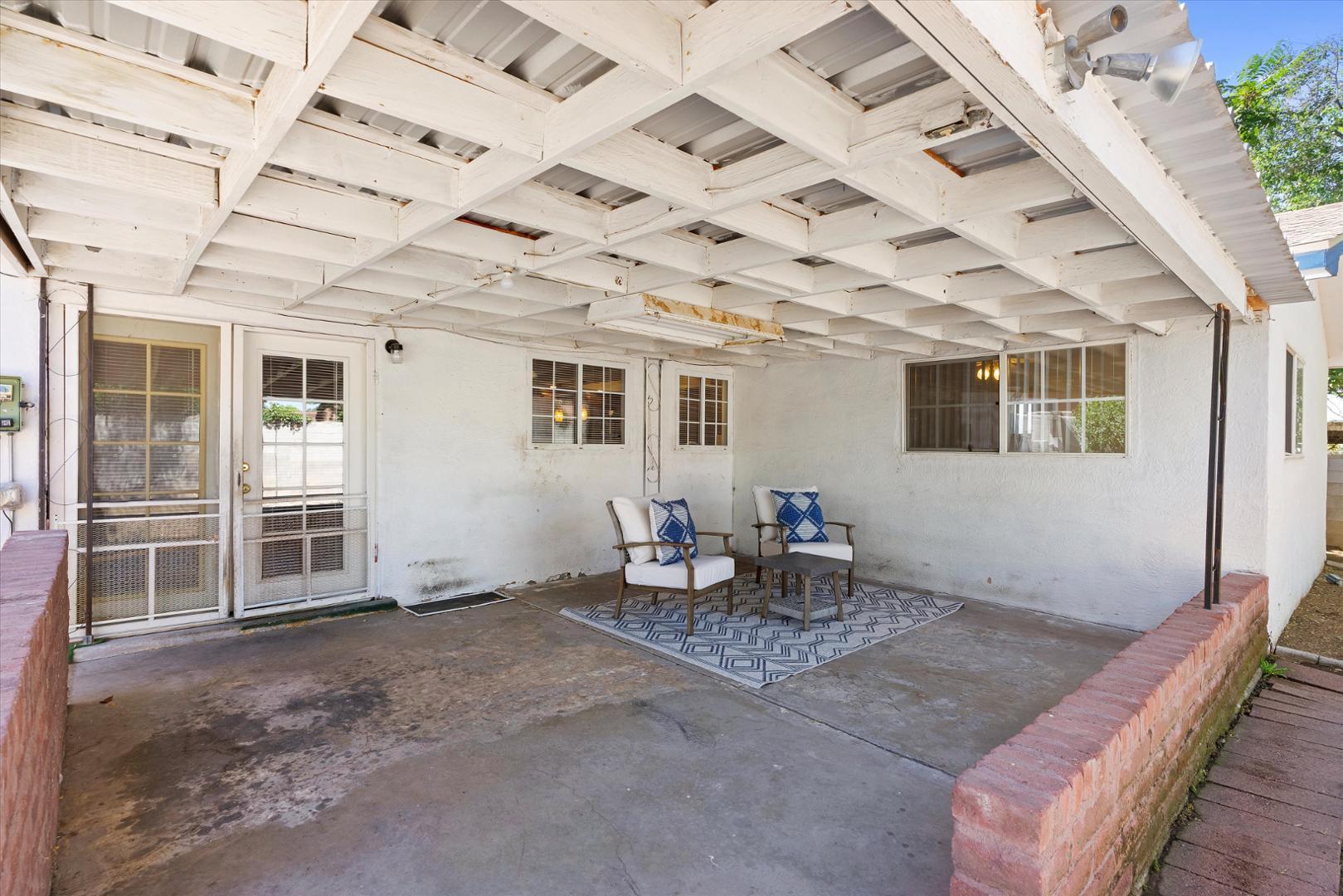 Photo 2 — 10217 Santa Paula Avenue NE