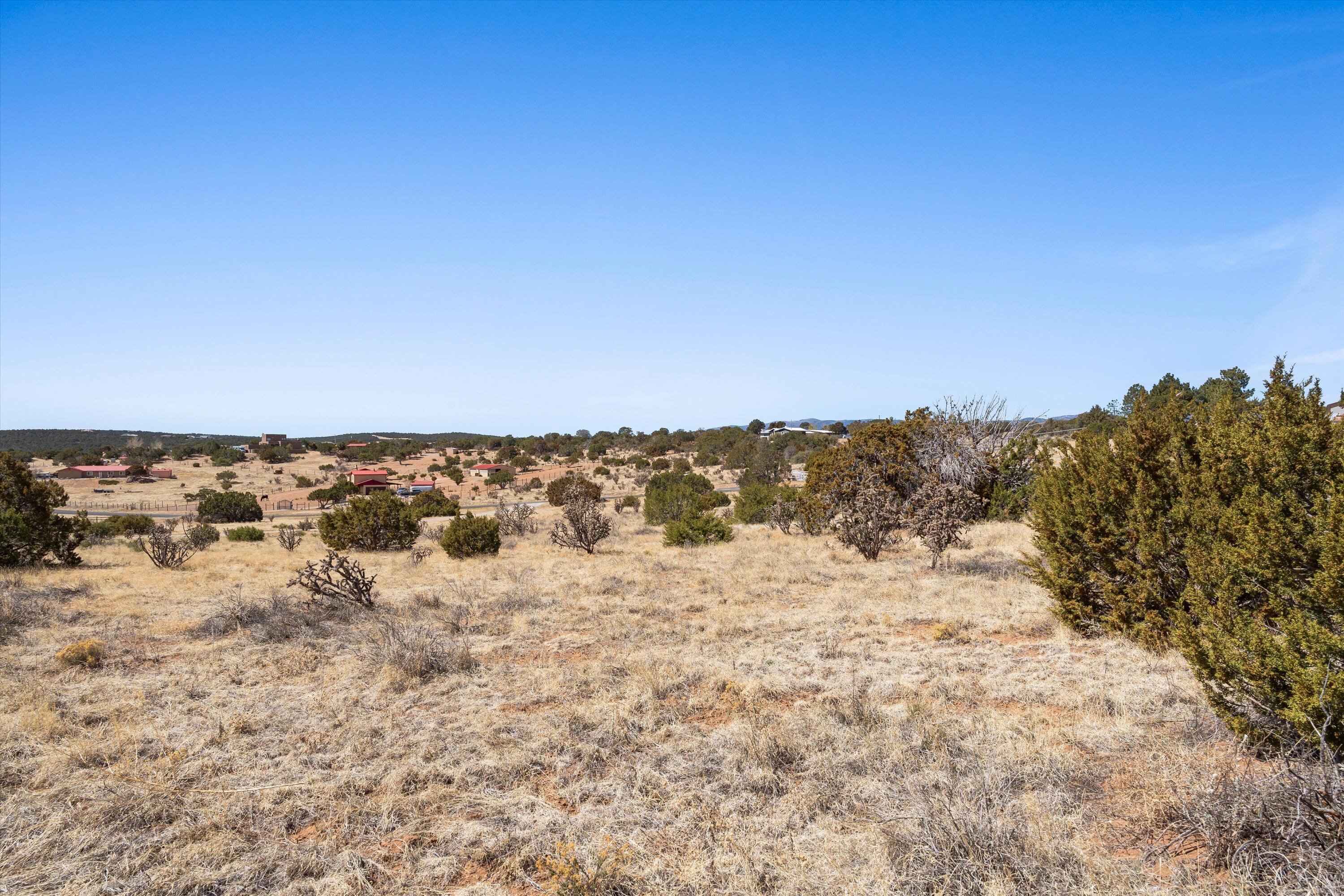 Photo 4 — 30 CRESTVIEW Road