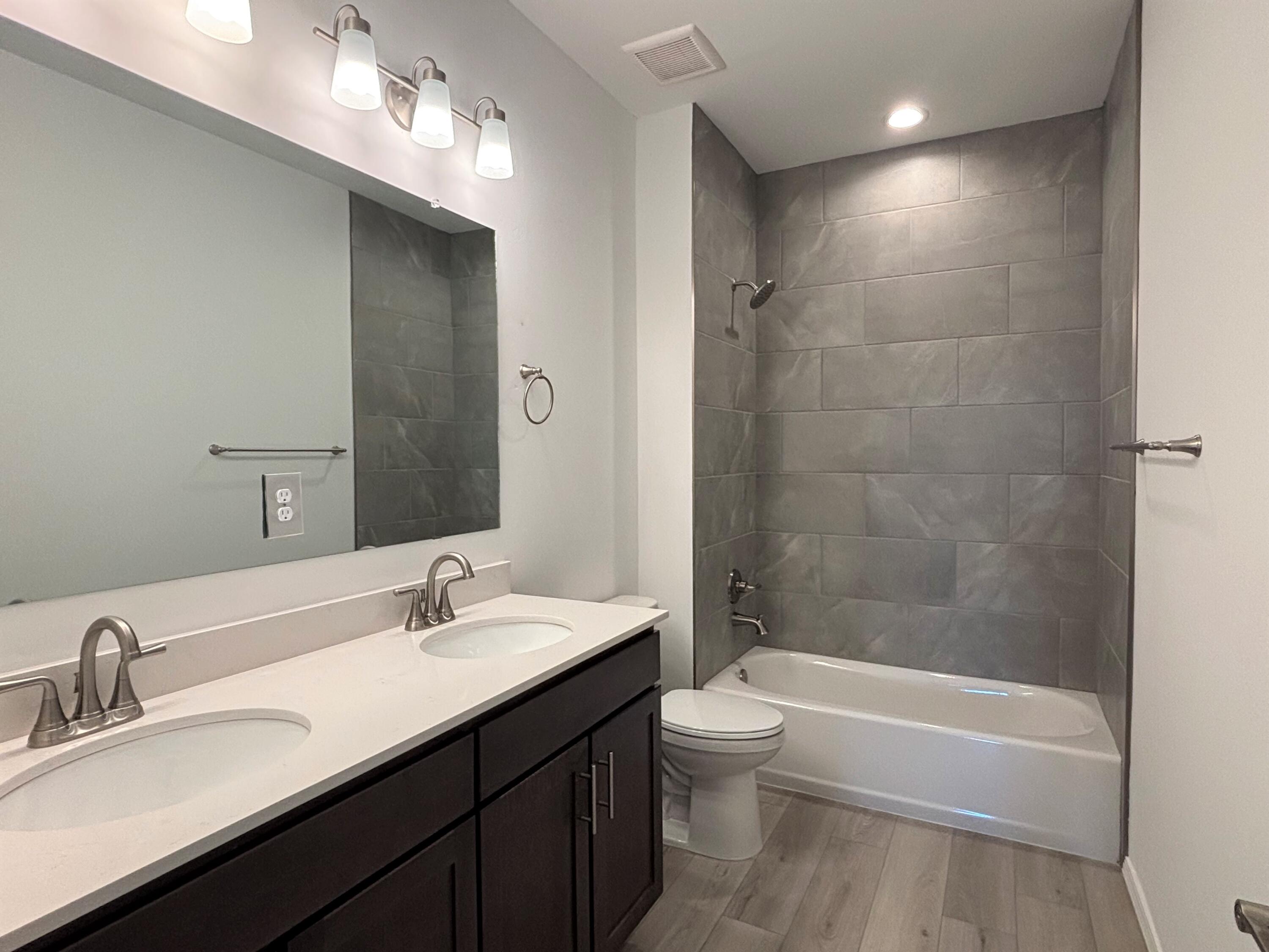 Photo 4 — 3020 Donita Lane NE