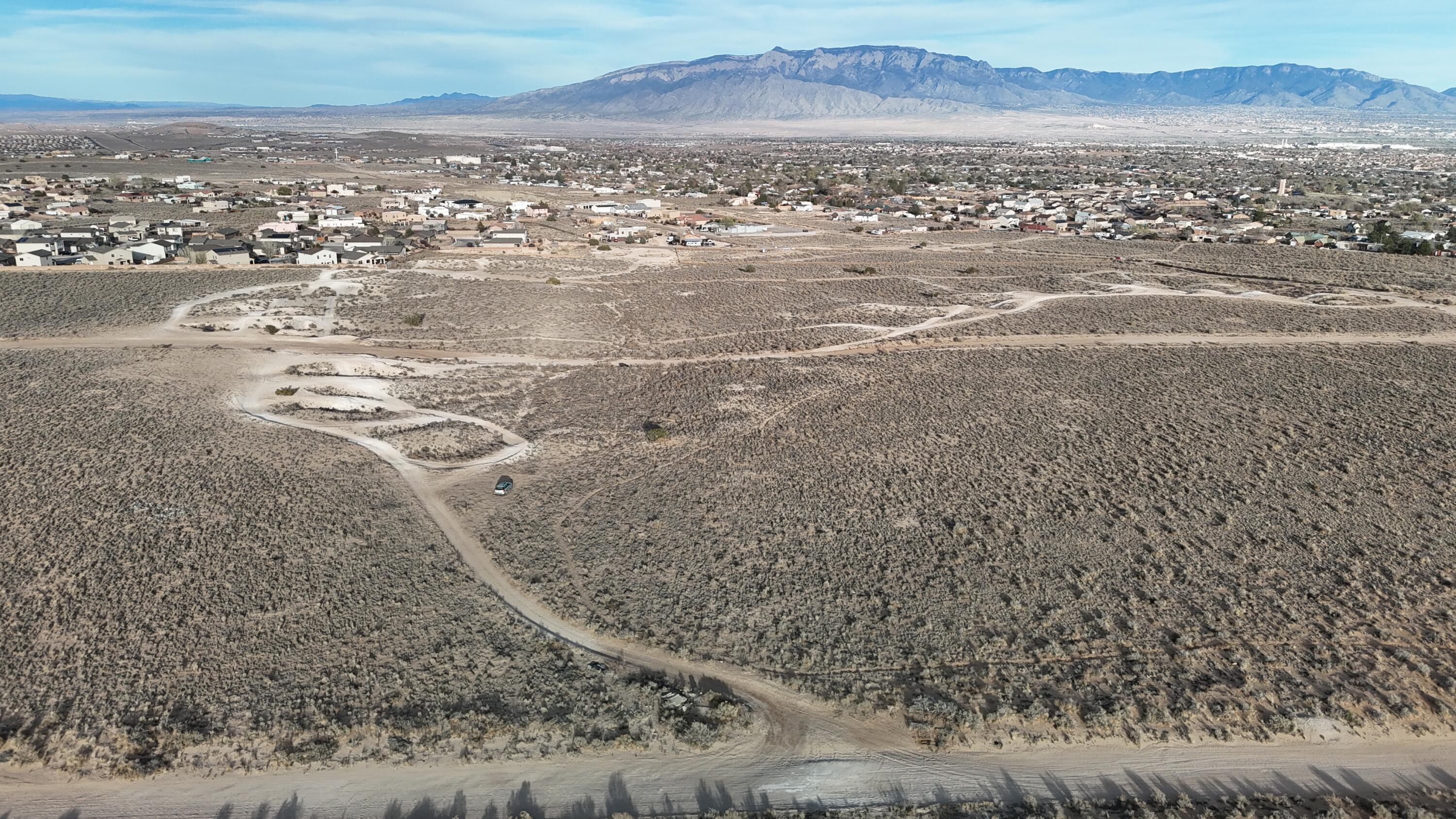 37 8th Street NE, Rio Rancho, NM 87144