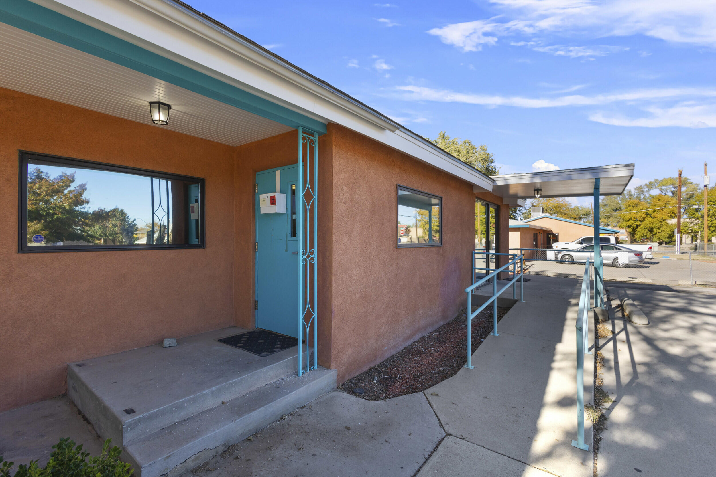 Photo 10 — 127 Sandoval Road SW
