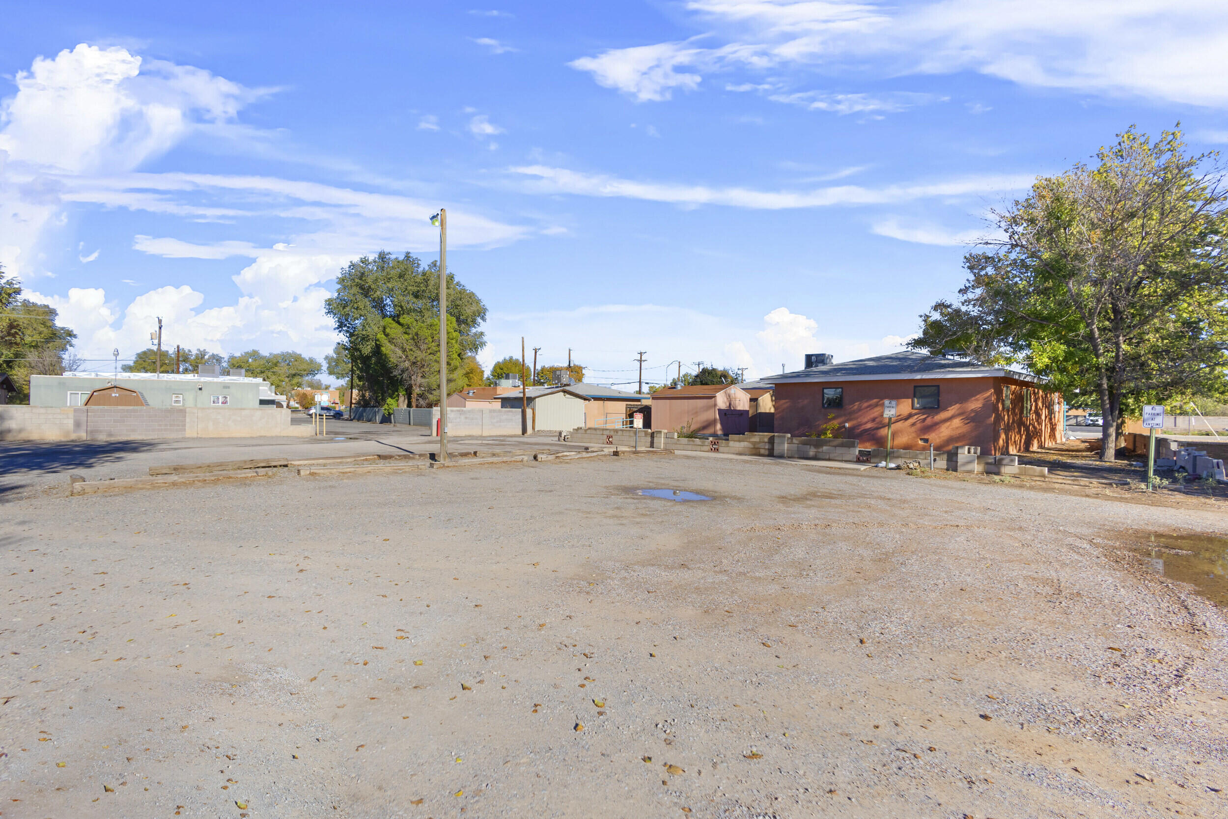 Photo 7 — 127 Sandoval Road SW
