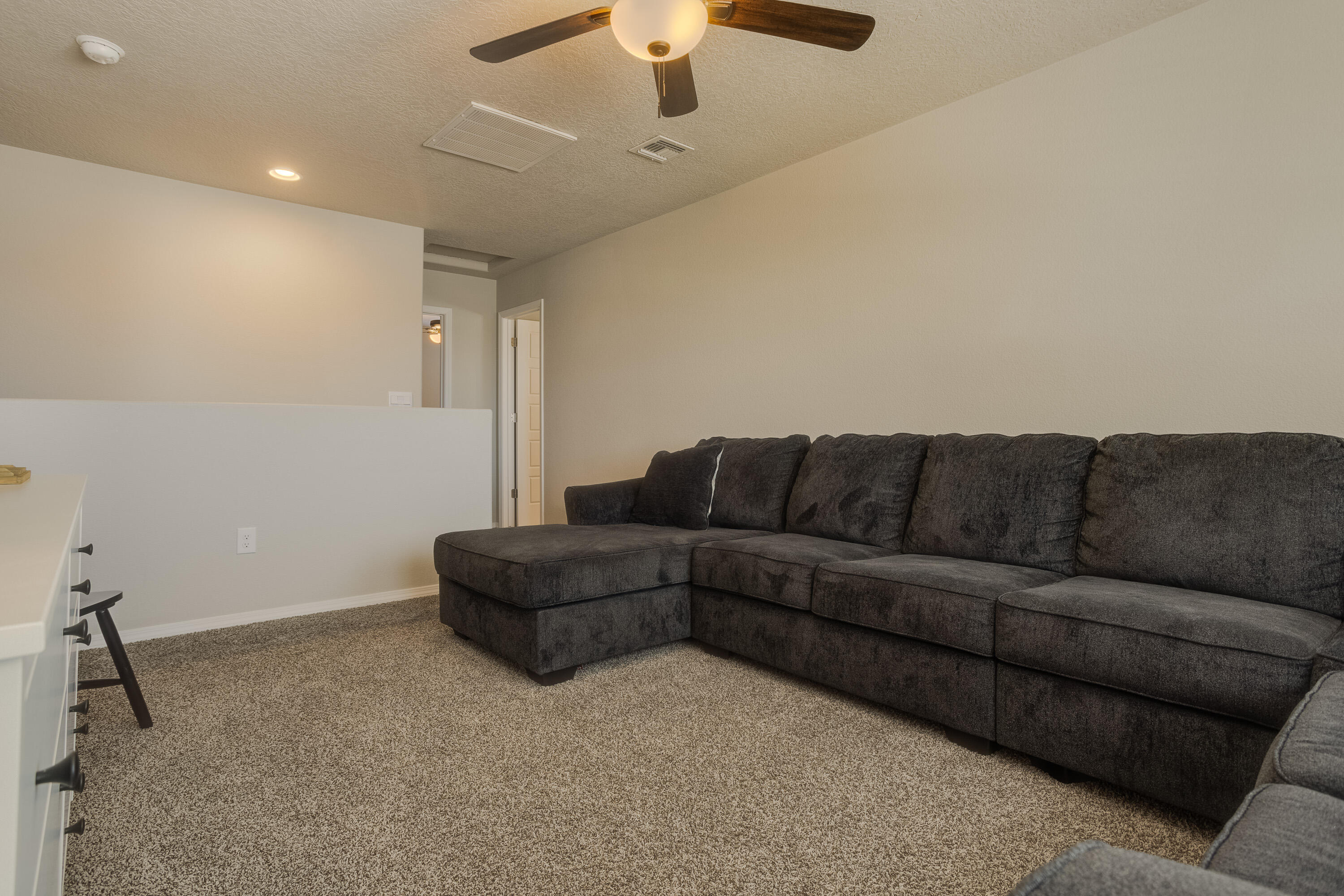 Photo 14 — 4847 MOUNT SALAS Street NE