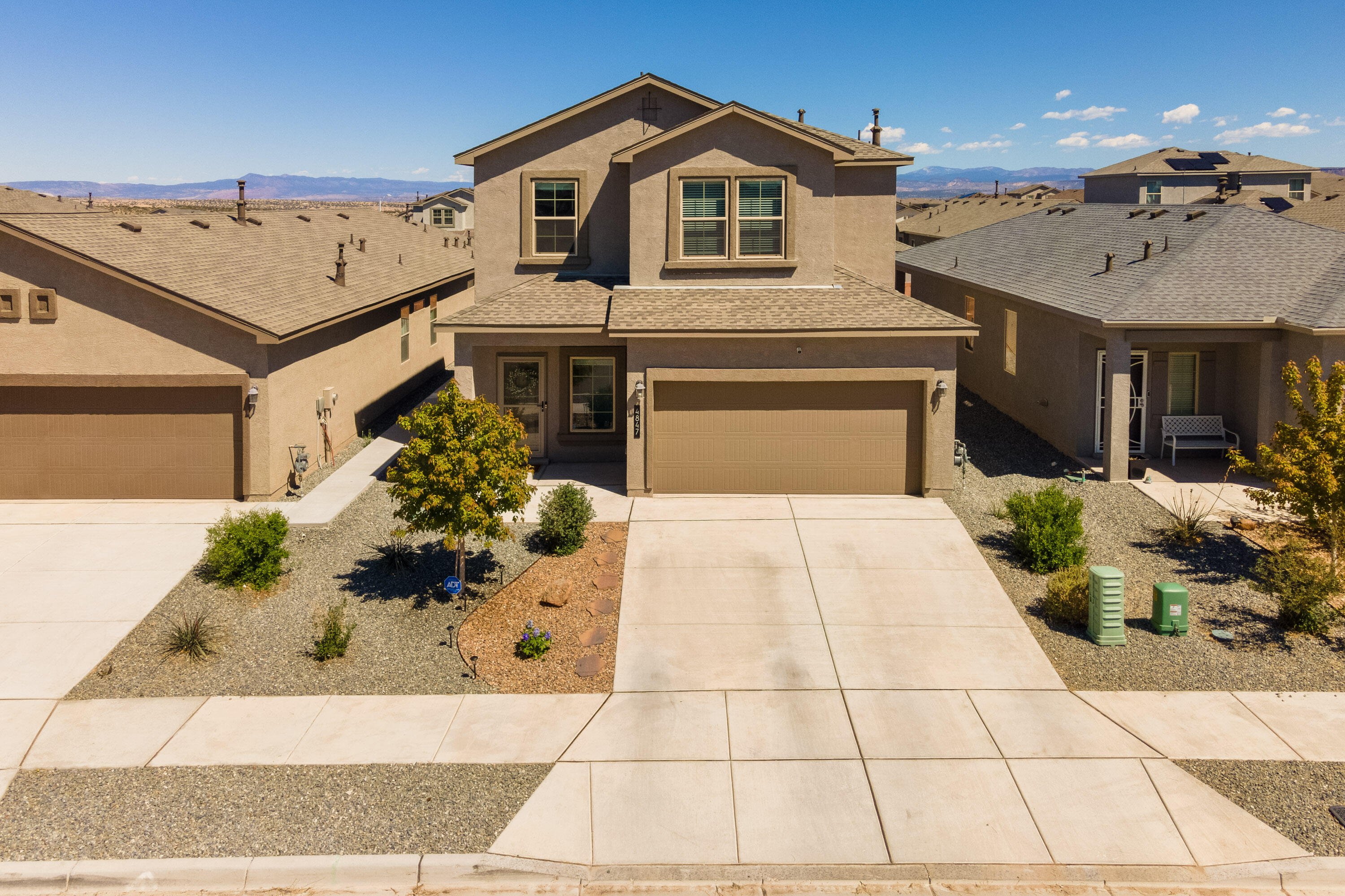 Photo 5 — 4847 MOUNT SALAS Street NE