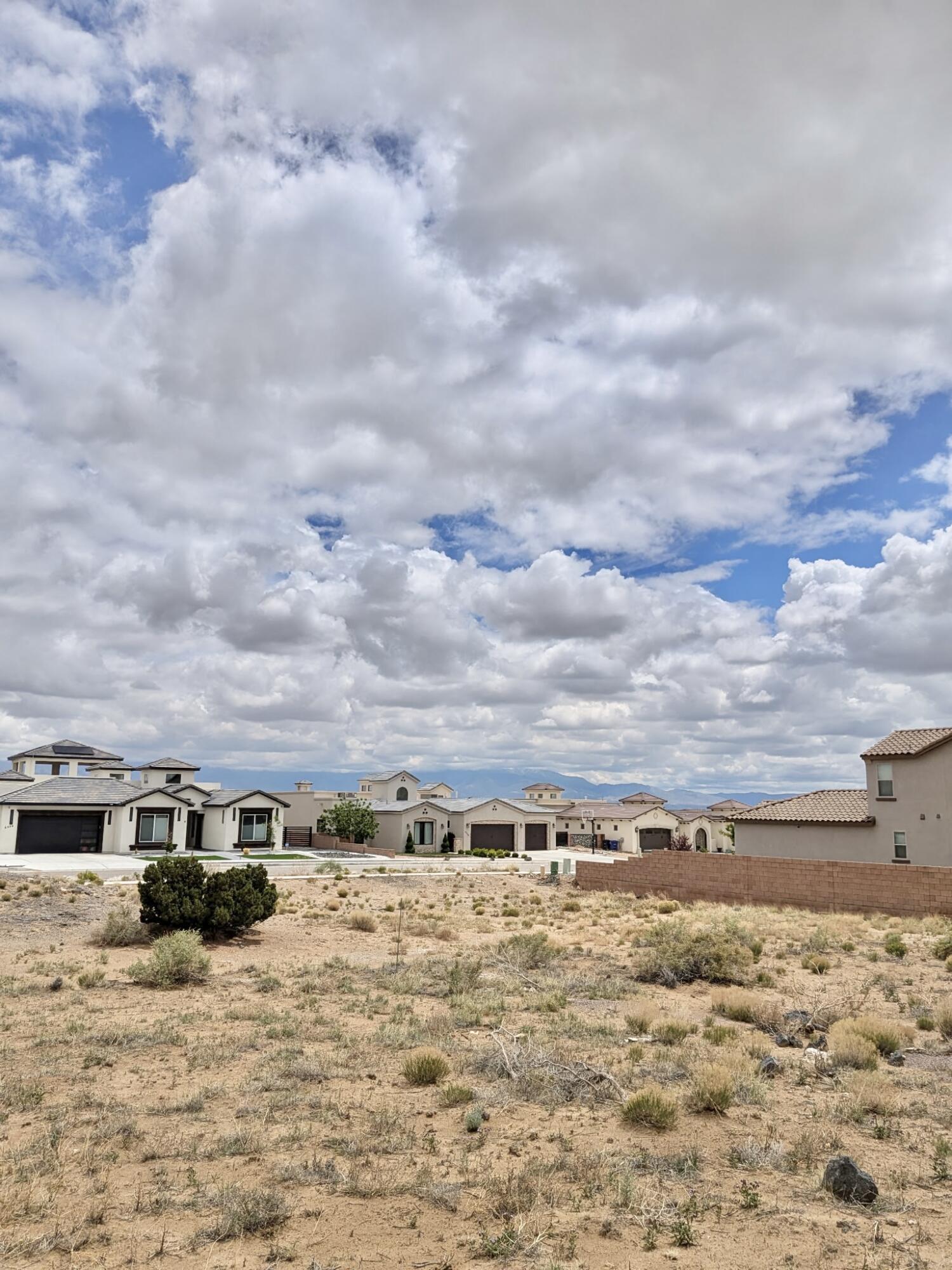 6323 Camino Alto NW