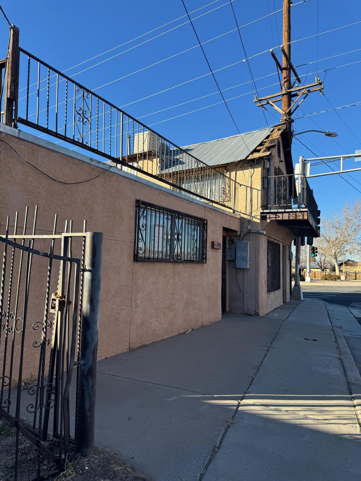 Photo 8 — 500 Mountain Road NE