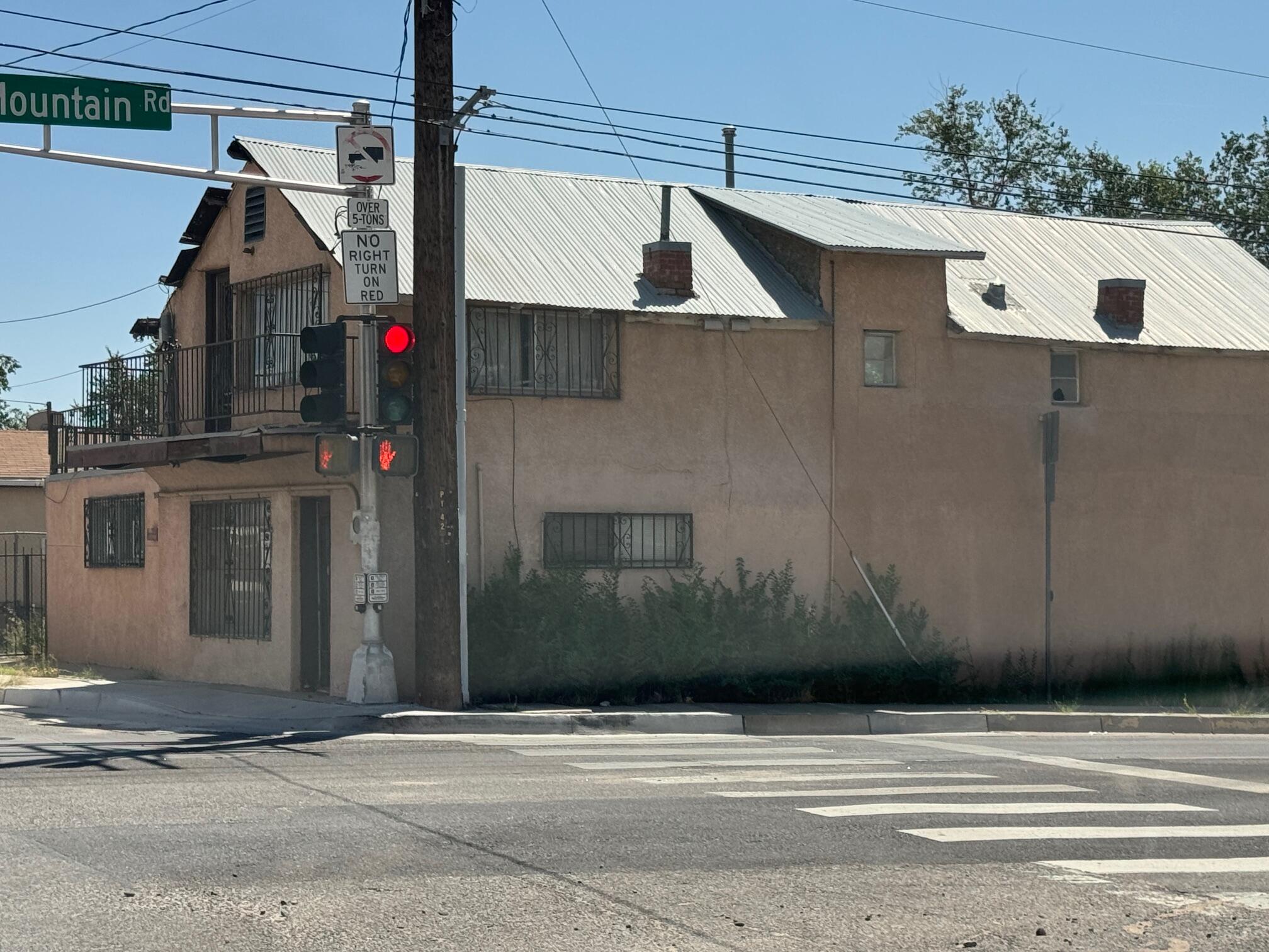 Photo 18 — 500 Mountain Road NE