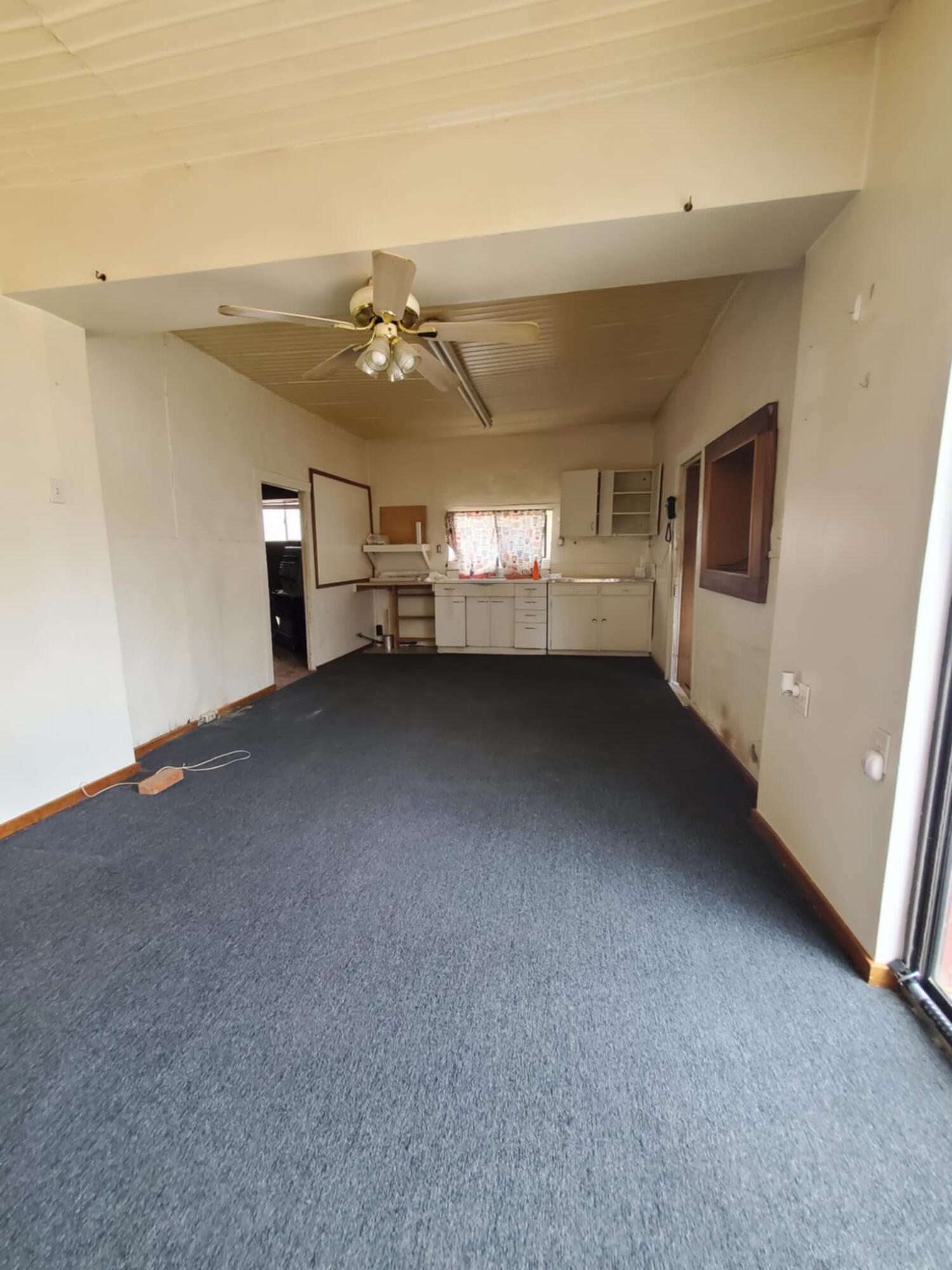 Photo 3 — 100 N PINE Street