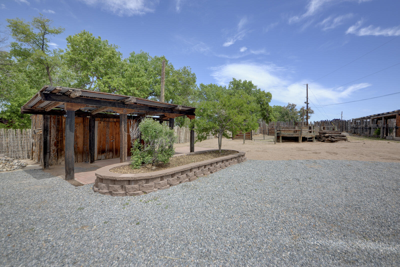 Photo 17 — 210 Josefita Road NE